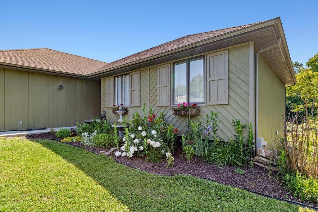 Billings, MO 65610,524 Twin Lakes Drive