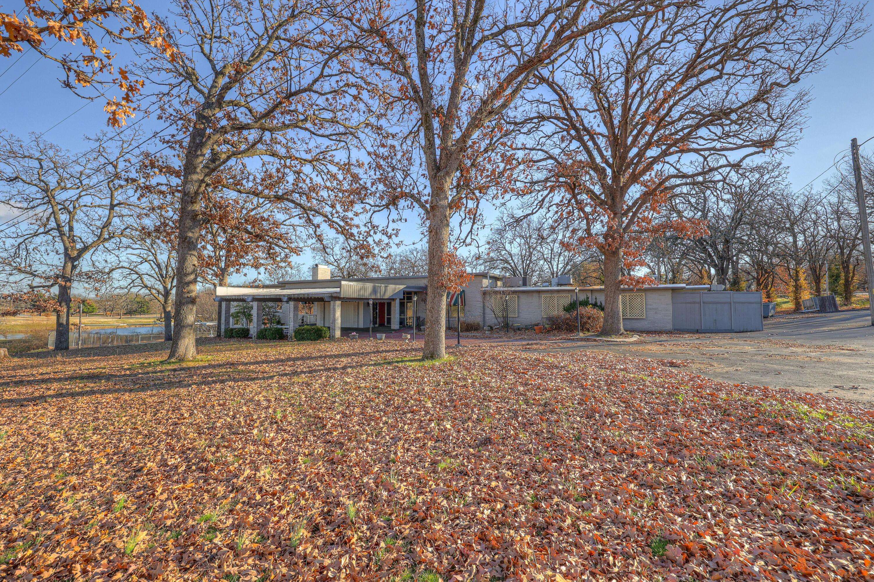 Carthage, MO 64836,988 S Country Club Road