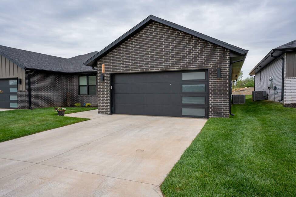 Springfield, MO 65810,5955 S Farm Rd 163 #101a