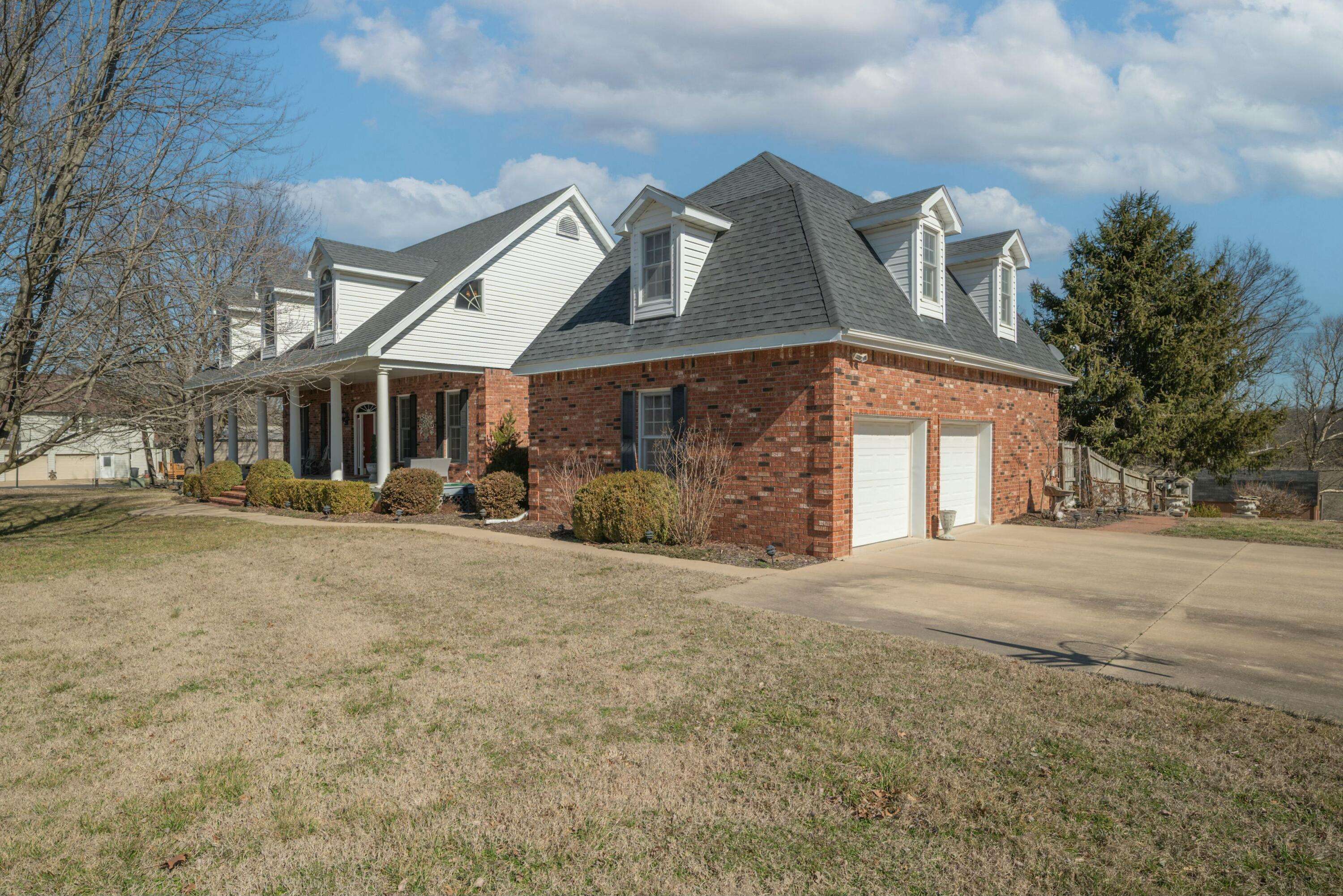 Monett, MO 65708,8334 Lawrence 2194