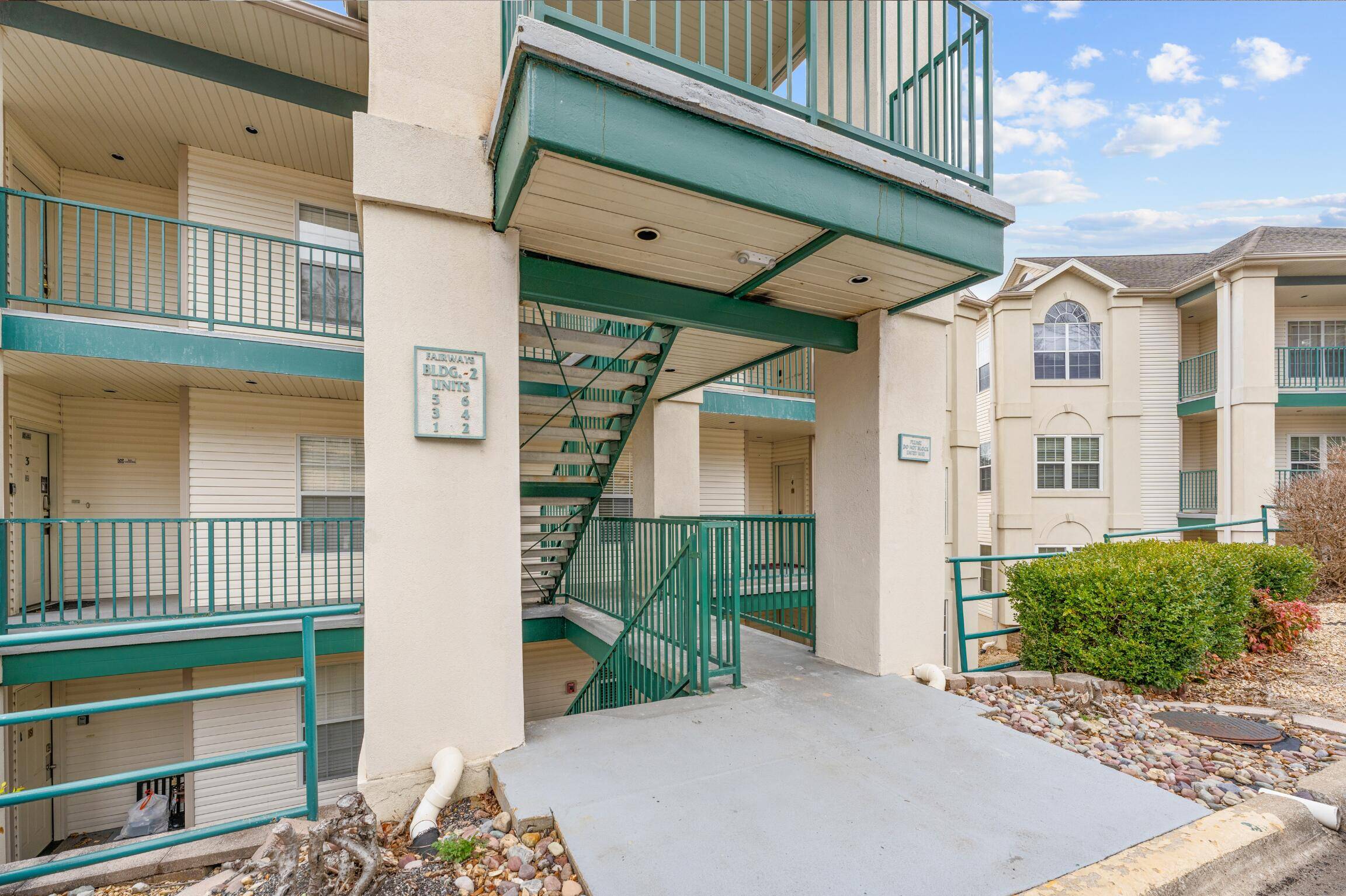 Branson, MO 65616,351 S Wildwood Drive #2