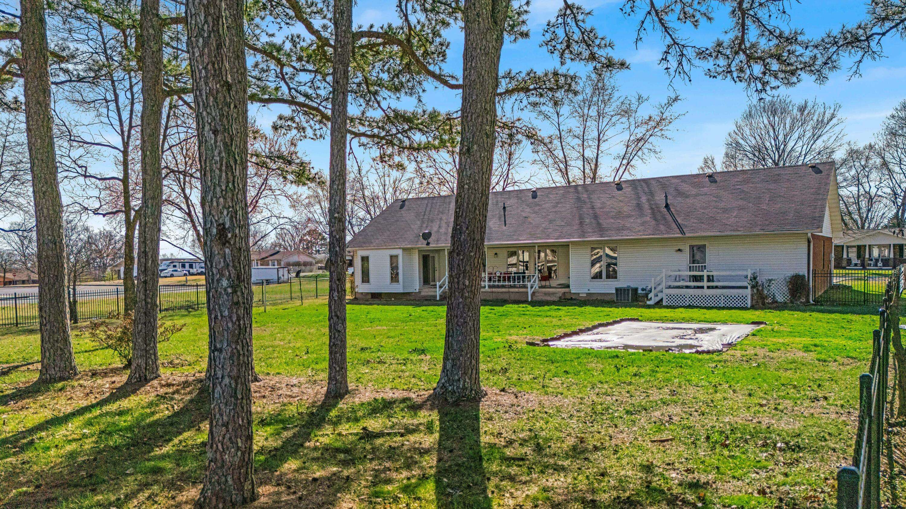 West Plains, MO 65775,2818 Christie Drive