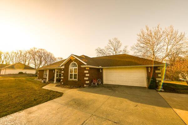 Lamar, MO 64759,209 SE 15th Road