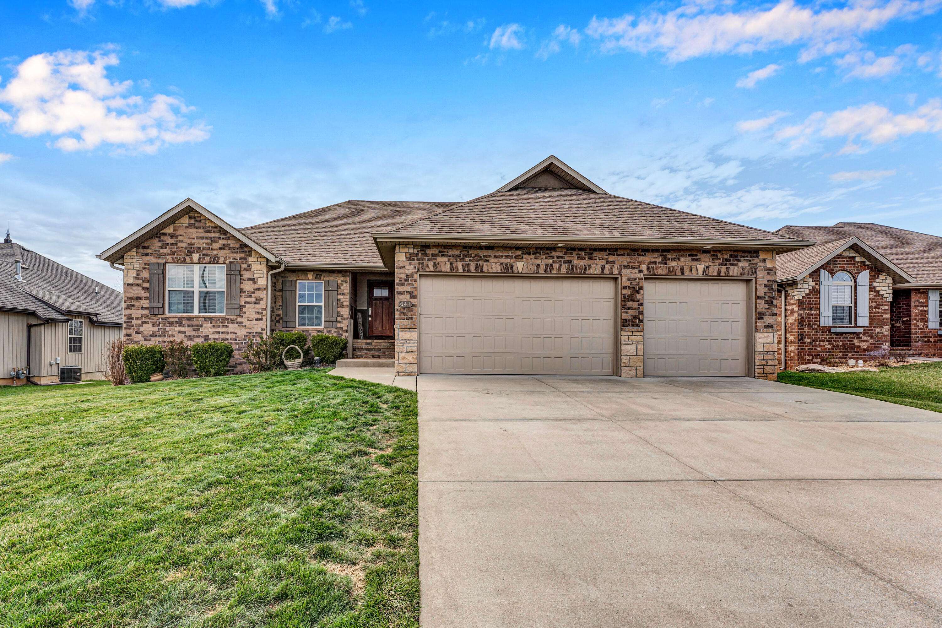 Nixa, MO 65714,641 N Maplewood Hills Road