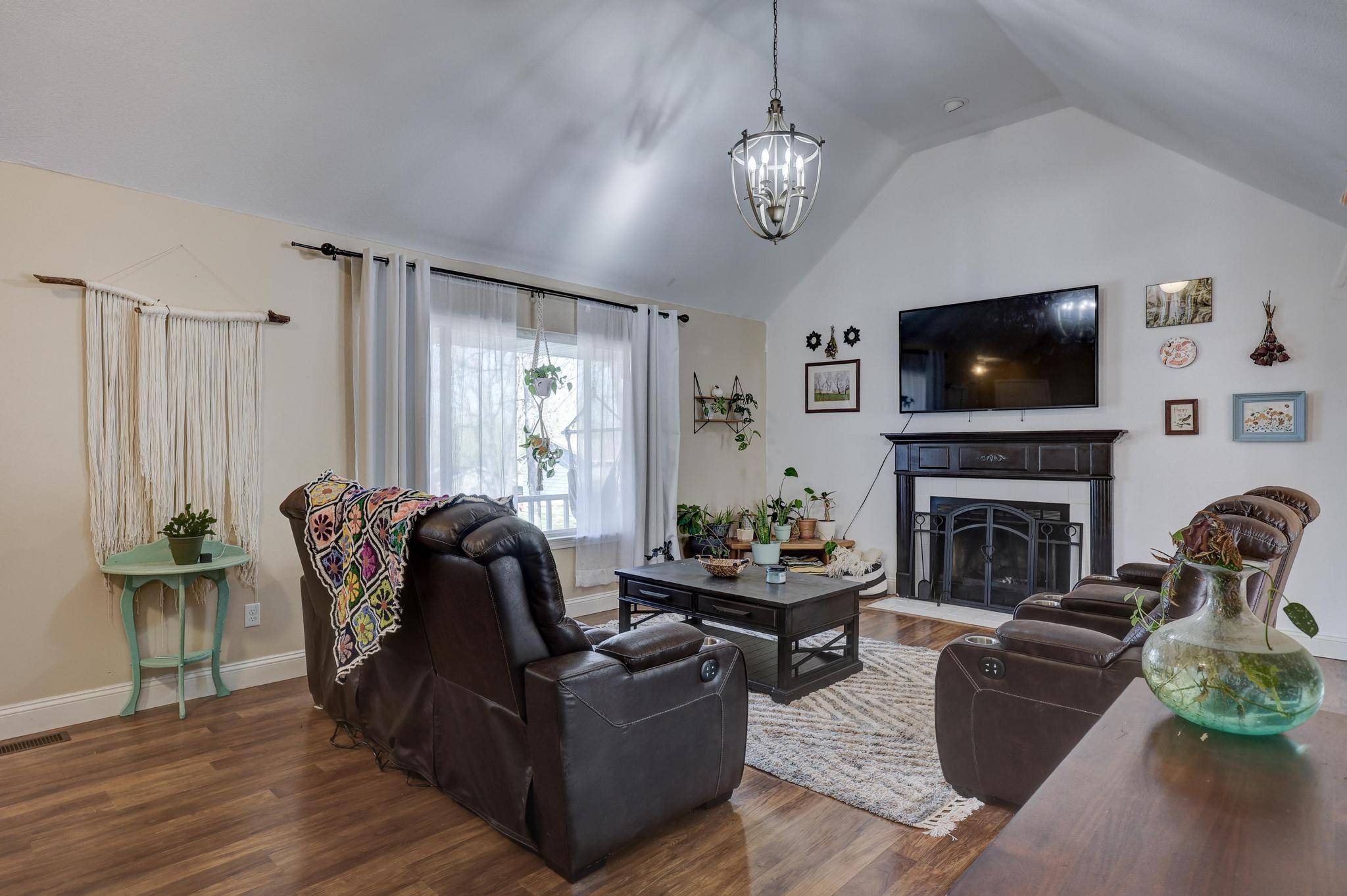 Neosho, MO 64850,1801 Cash Street