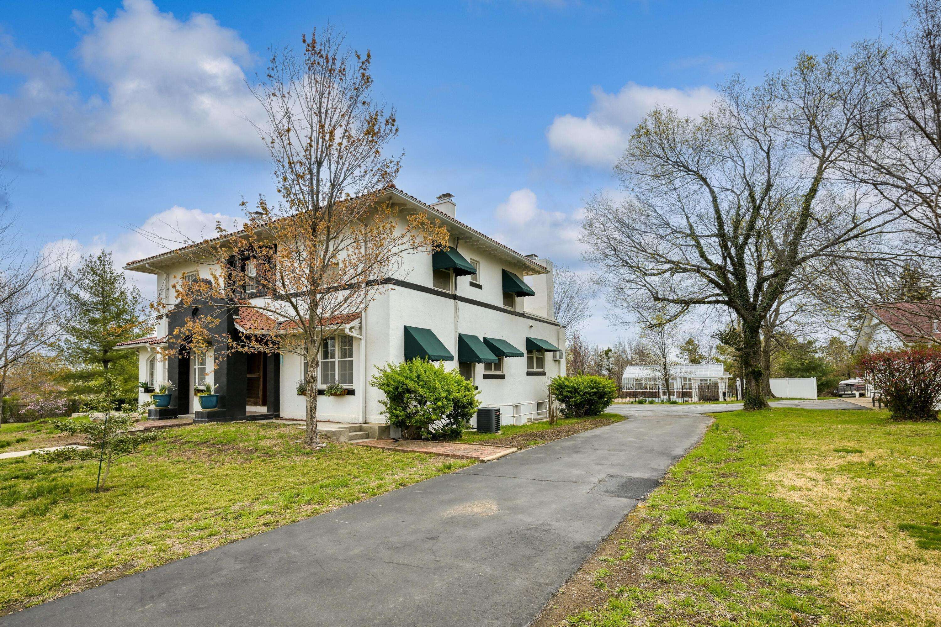 Joplin, MO 64801,2736 E 15th