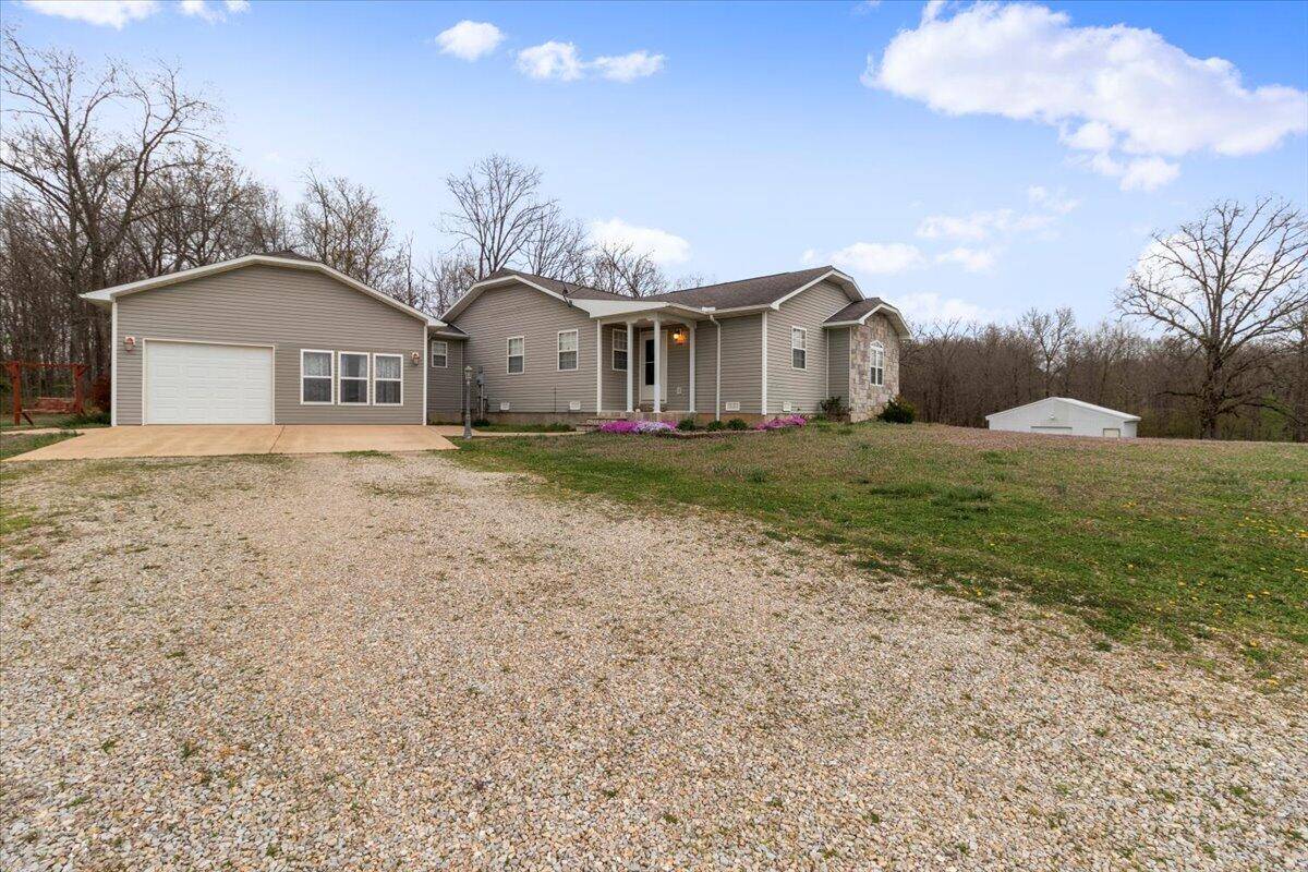 West Plains, MO 65775,275 Private Road 1778