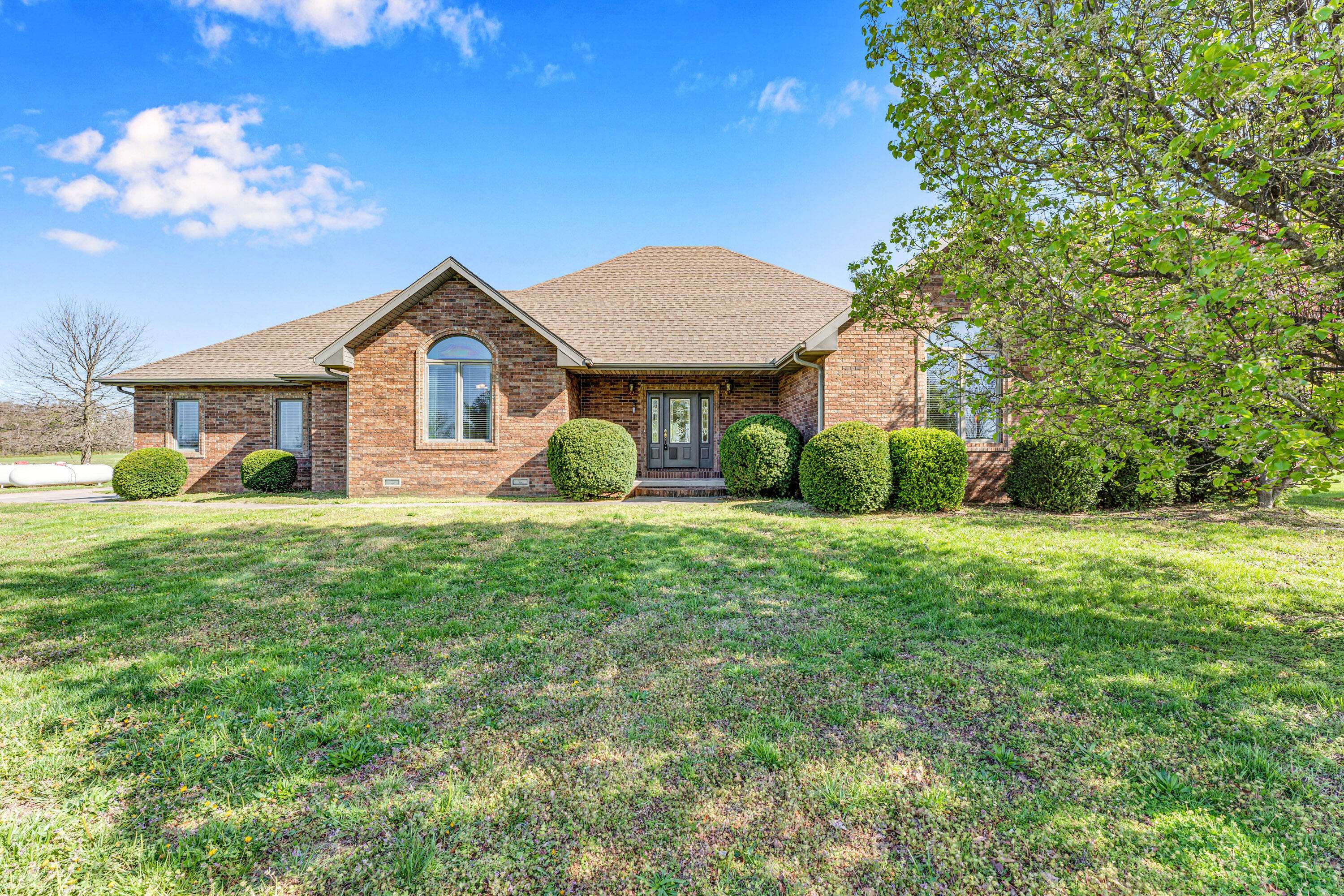 Aurora, MO 65605,24370 Lawrence 2210