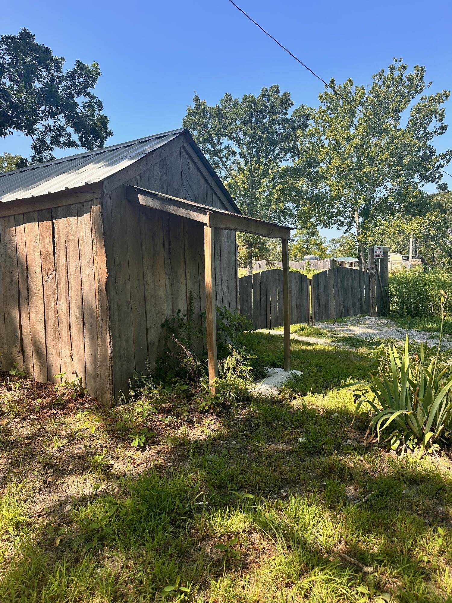 Squires, MO 65755,1884 Co Road #N-316
