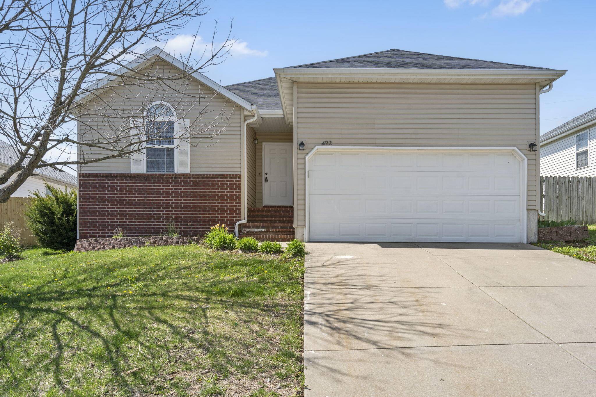Nixa, MO 65714,422 W White Ash Road