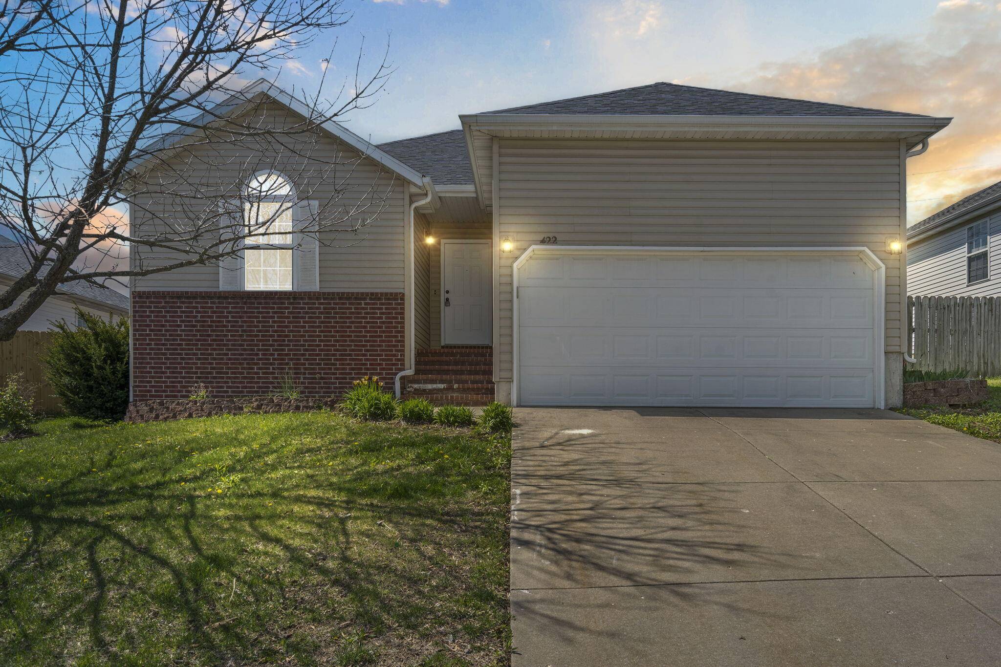 Nixa, MO 65714,422 W White Ash Road