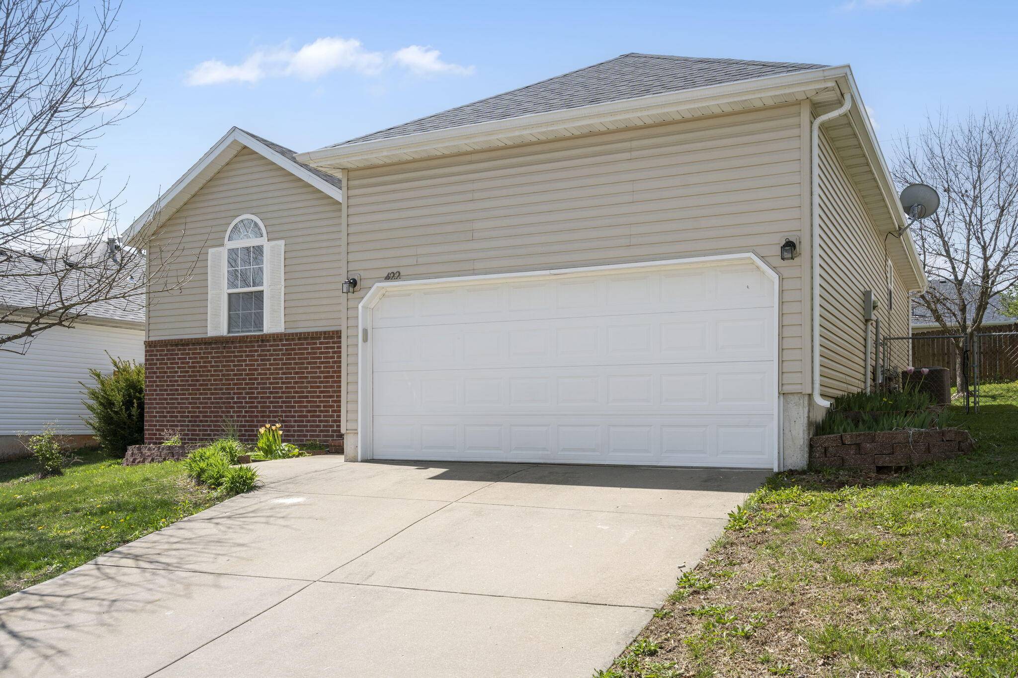 Nixa, MO 65714,422 W White Ash Road