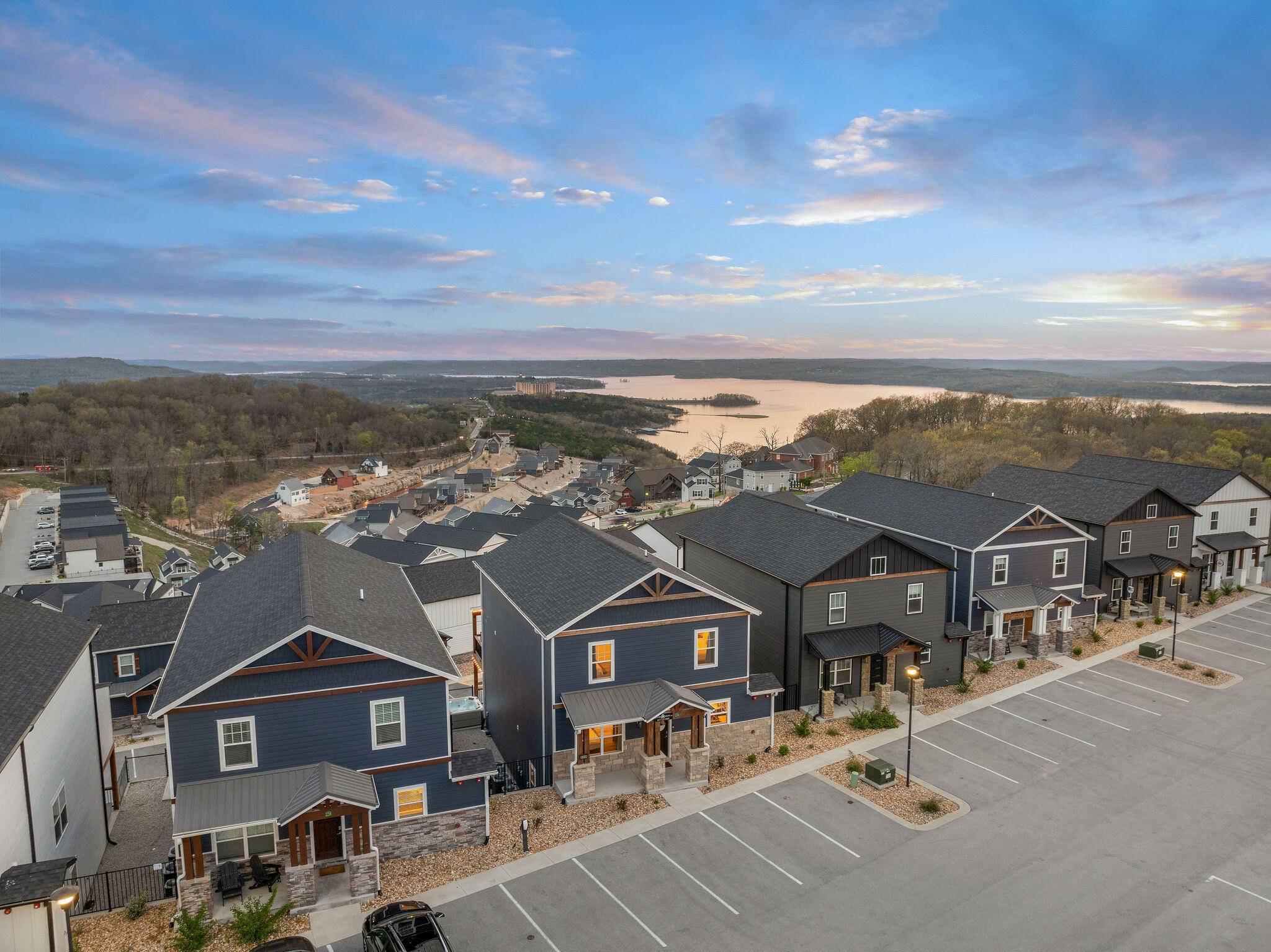 Branson, MO 65616,224 Chateau Mountain Hilltop Way