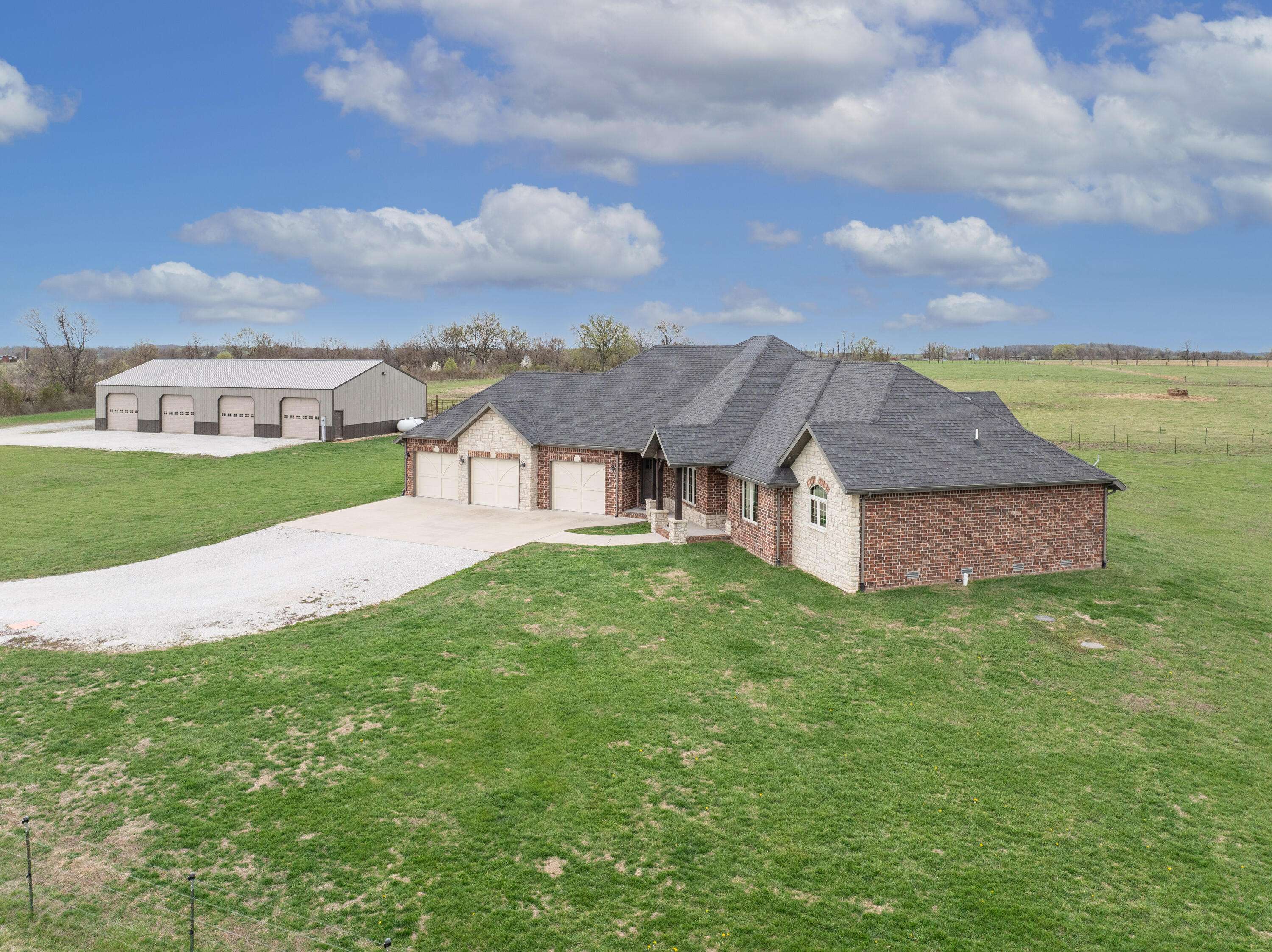 Aurora, MO 65605,21640 Lawrence 2192