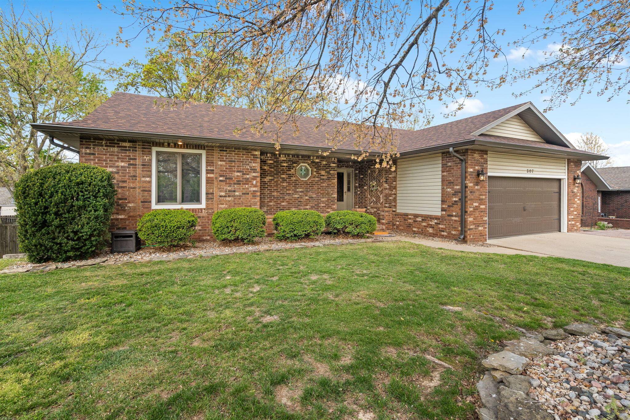 Nixa, MO 65714,307 N Gregg Road