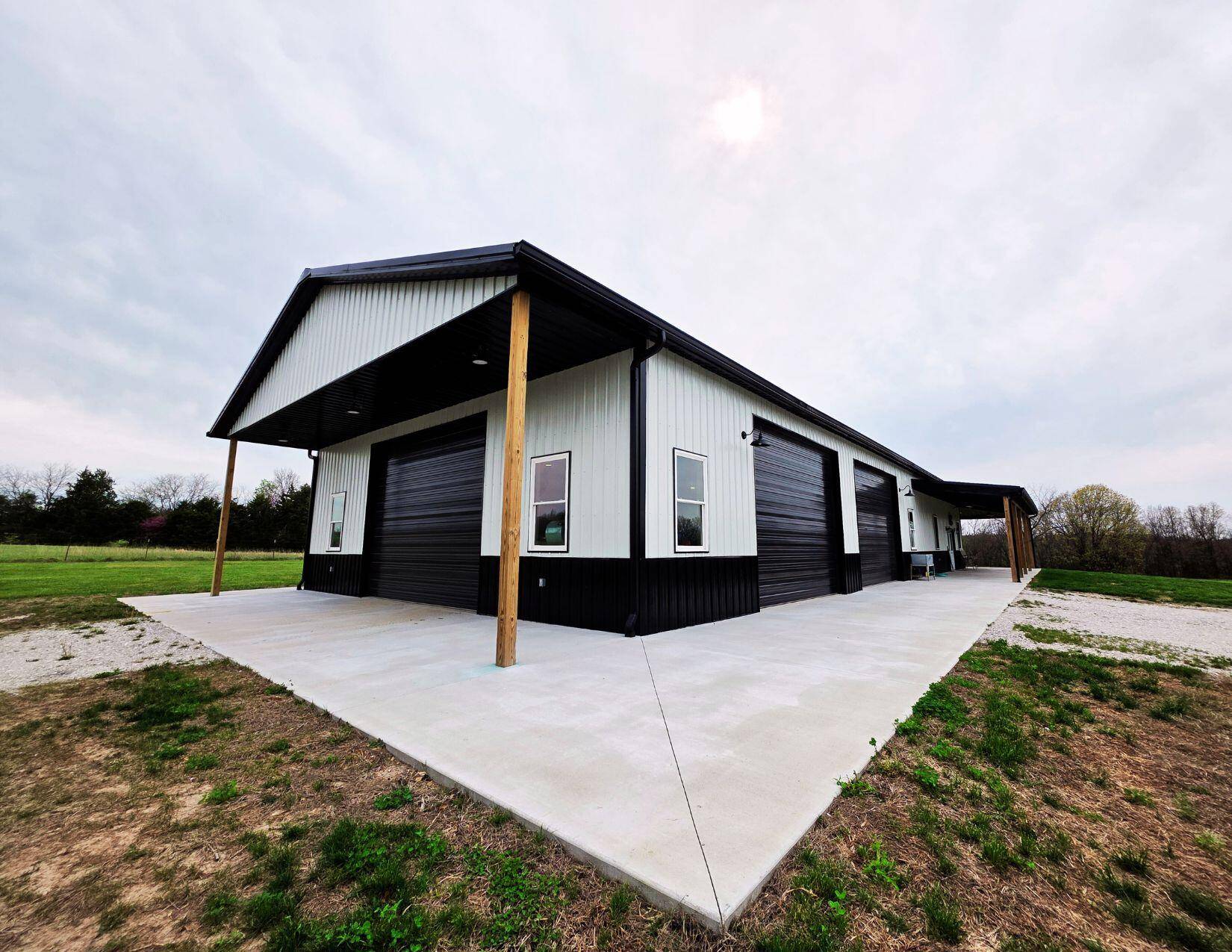 Bolivar, MO 65613,4091 S S 77th Rd Road