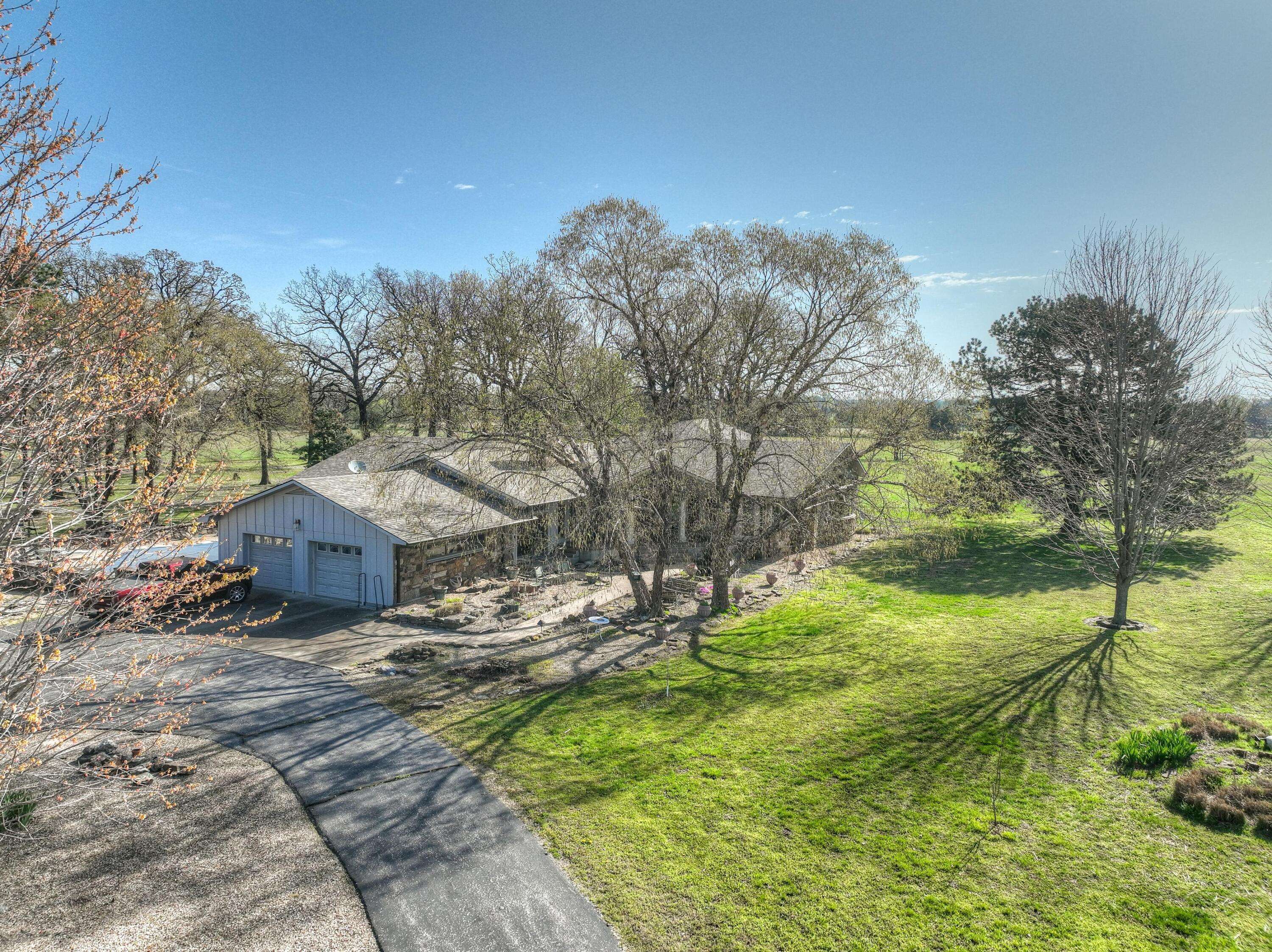 Neosho, MO 64850,19032 E Highway 86