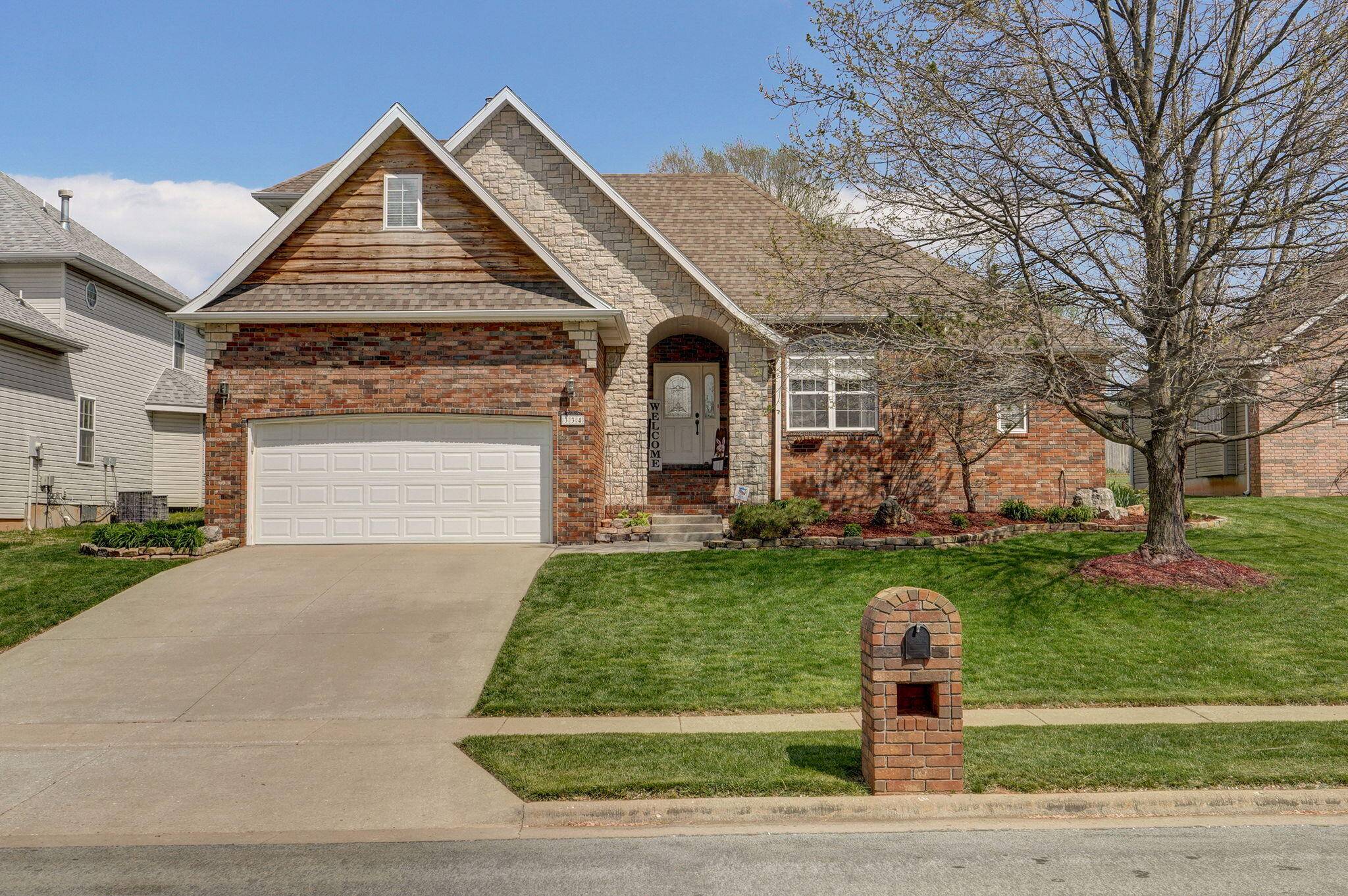 Springfield, MO 65809,334 S Yellowwood Drive