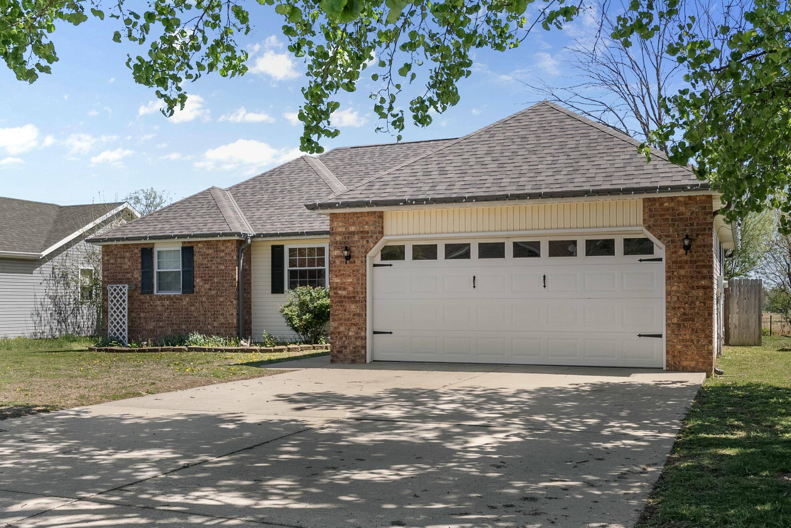 Bolivar, MO 65613,2790 S Hartford Avenue