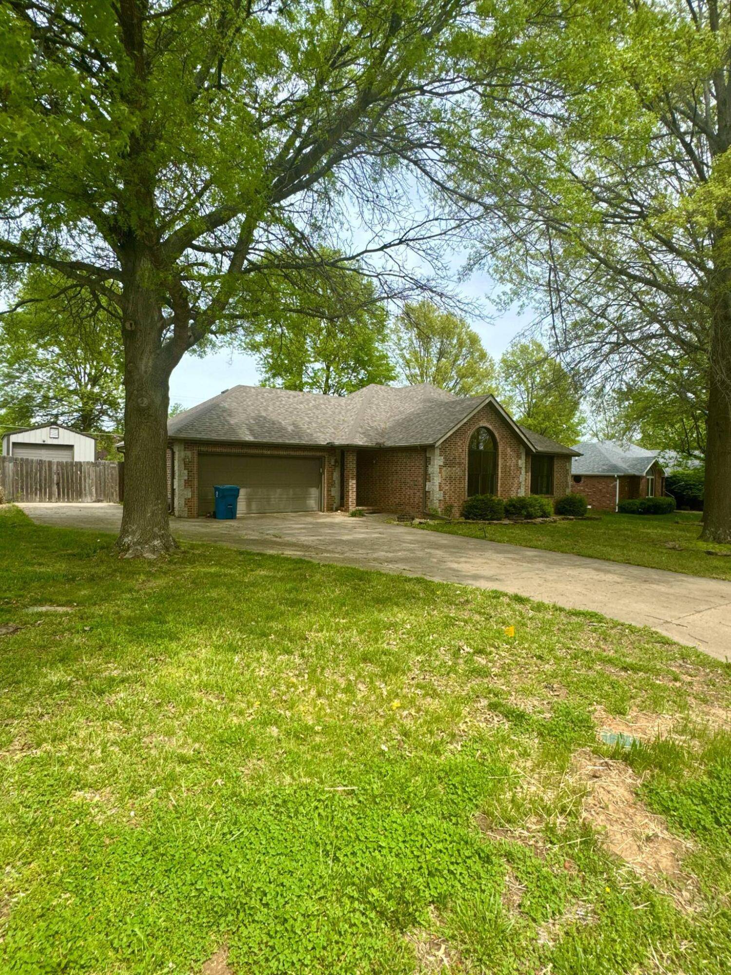 Nixa, MO 65714,905 Park