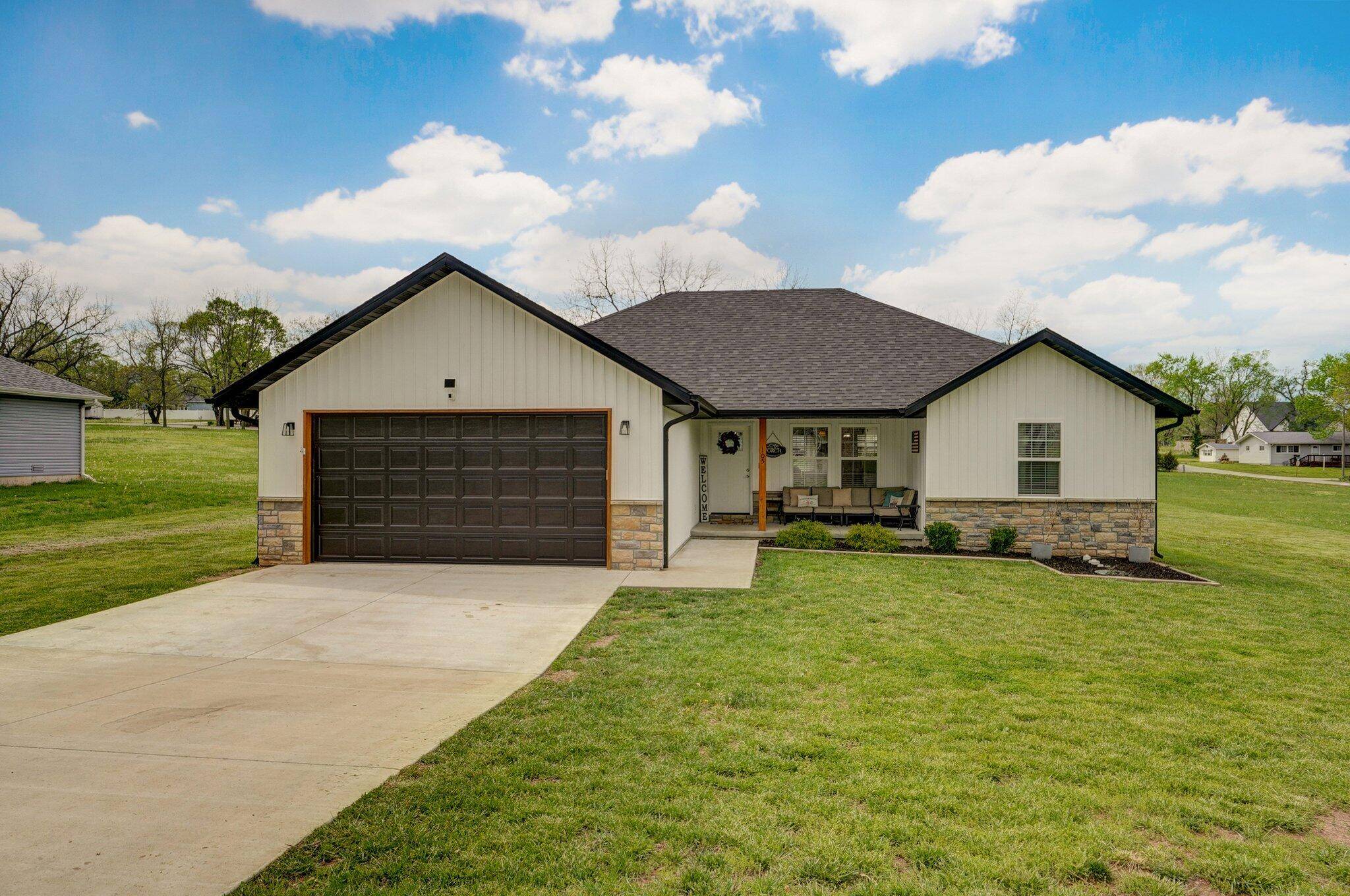 Marionville, MO 65705,105 N College Avenue