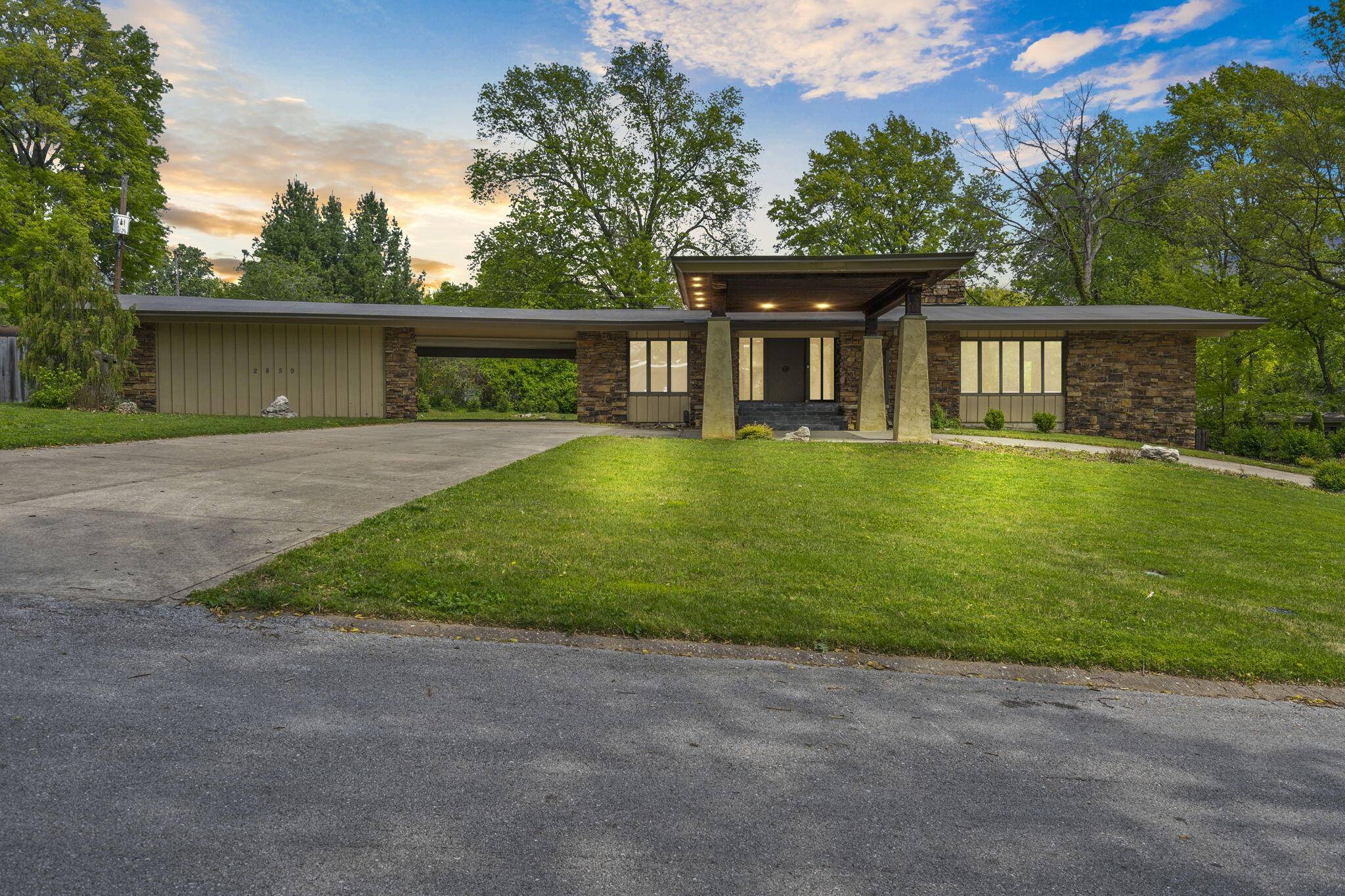 Springfield, MO 65804,2859 E Utica Street