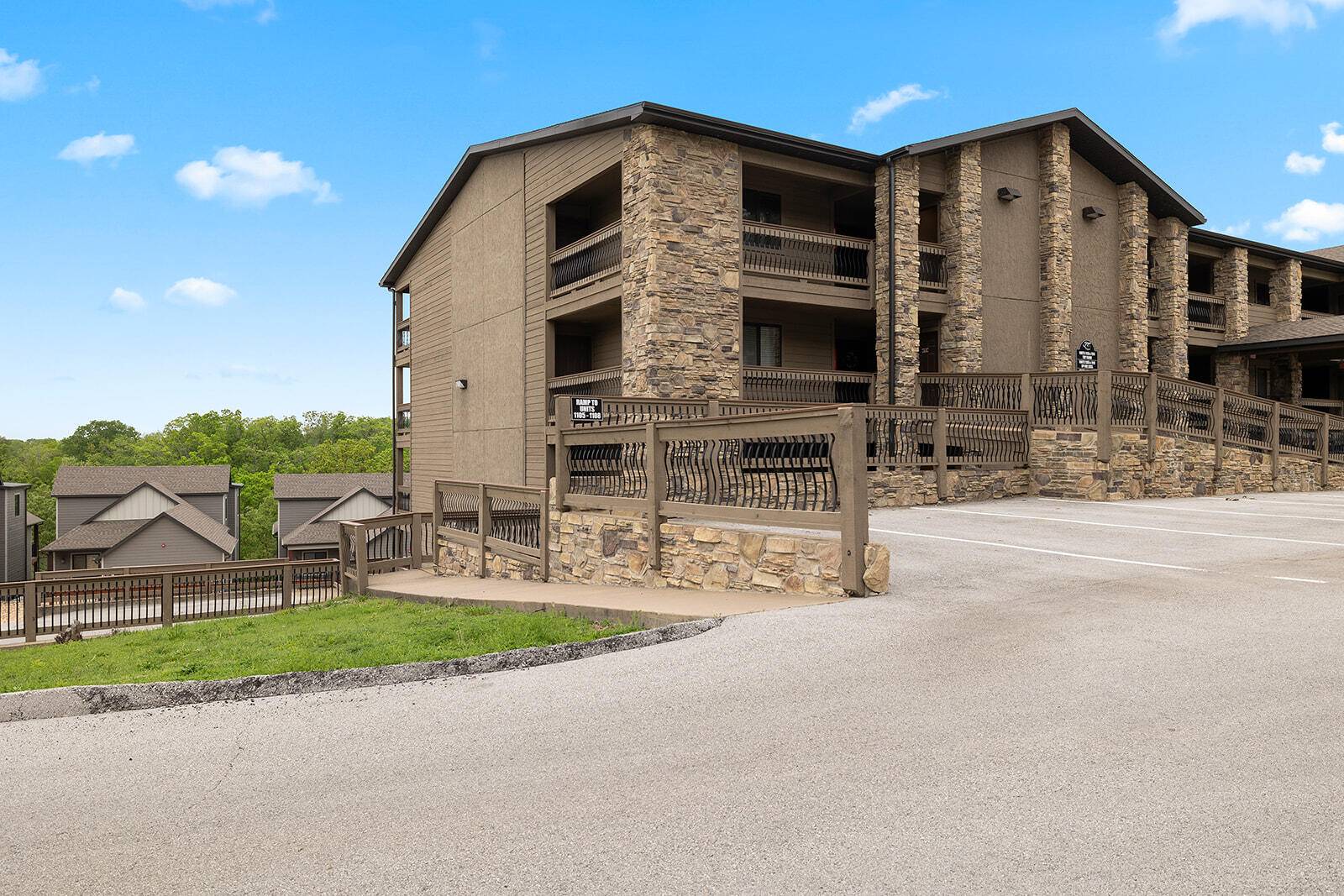 Branson, MO 65616,172 Dogwood Park Trail #1109