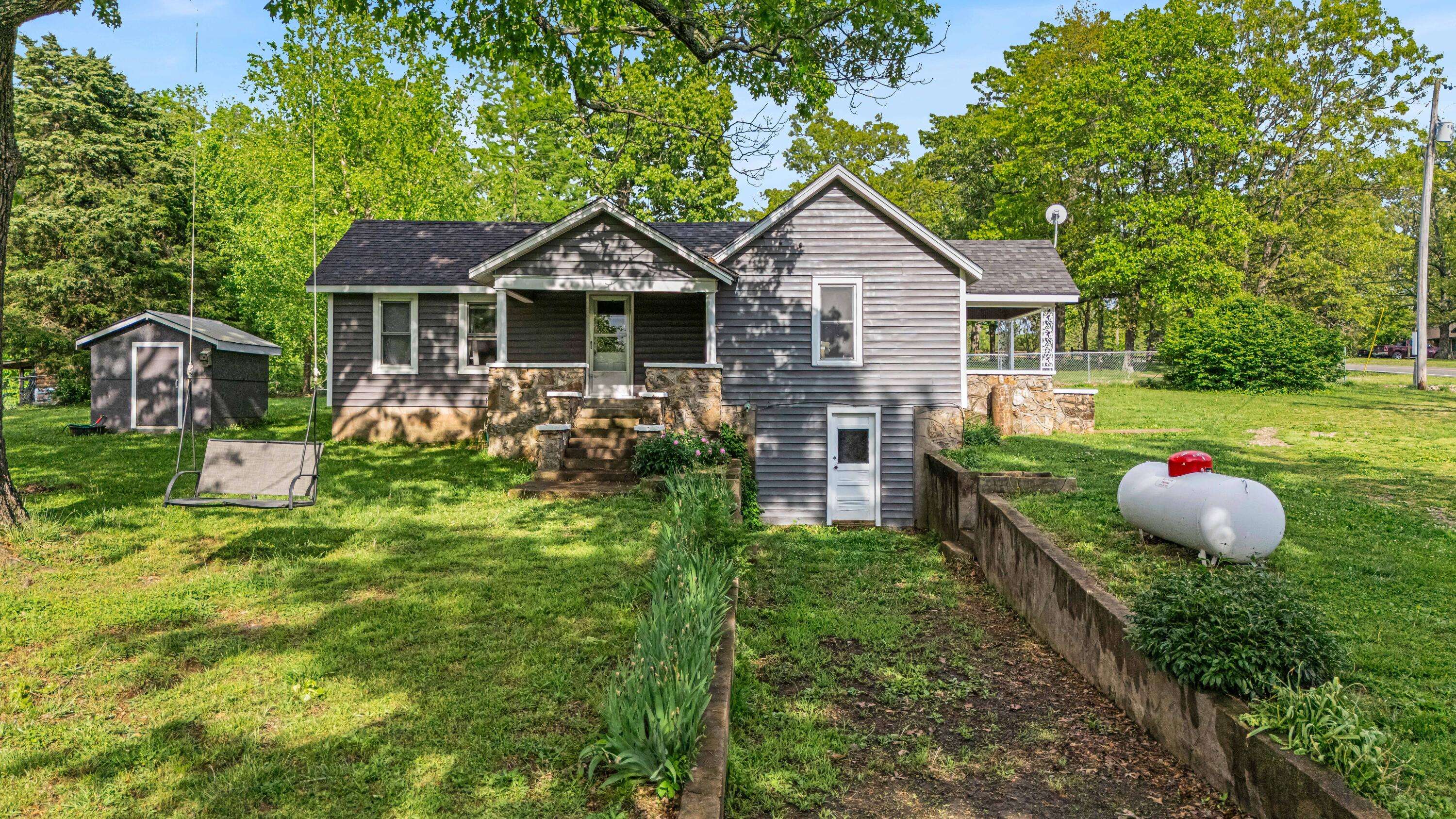 West Plains, MO 65775,4187 State Route Cc