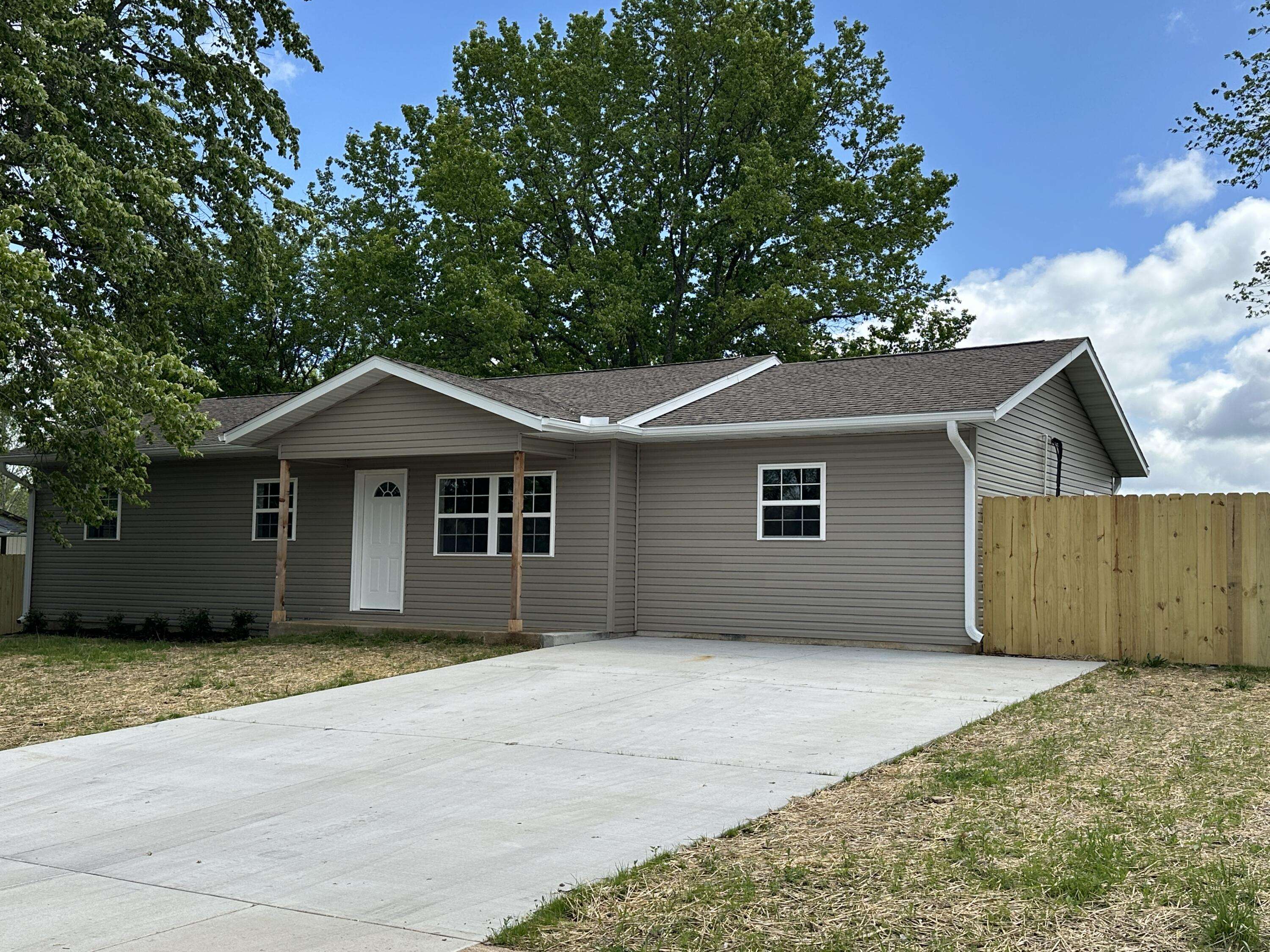 Mountain Grove, MO 65711,602 S Elm Street
