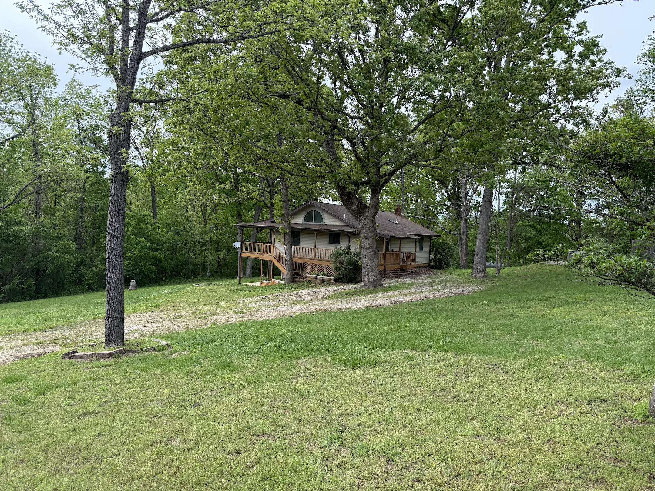 Eminence, MO 65466,16709 Honeysuckle Hill Road
