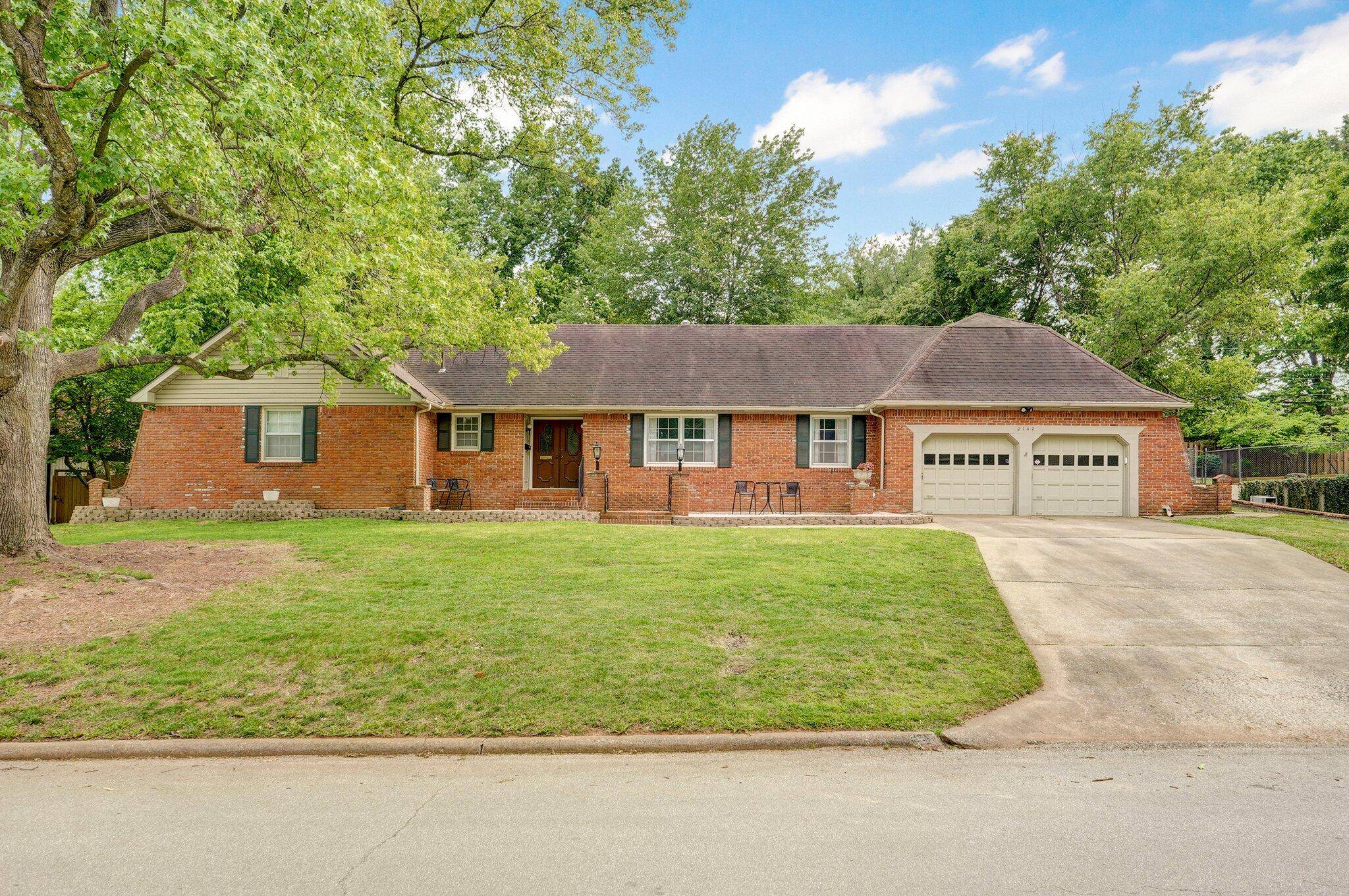 Springfield, MO 65804,2142 E Shady Glen Drive
