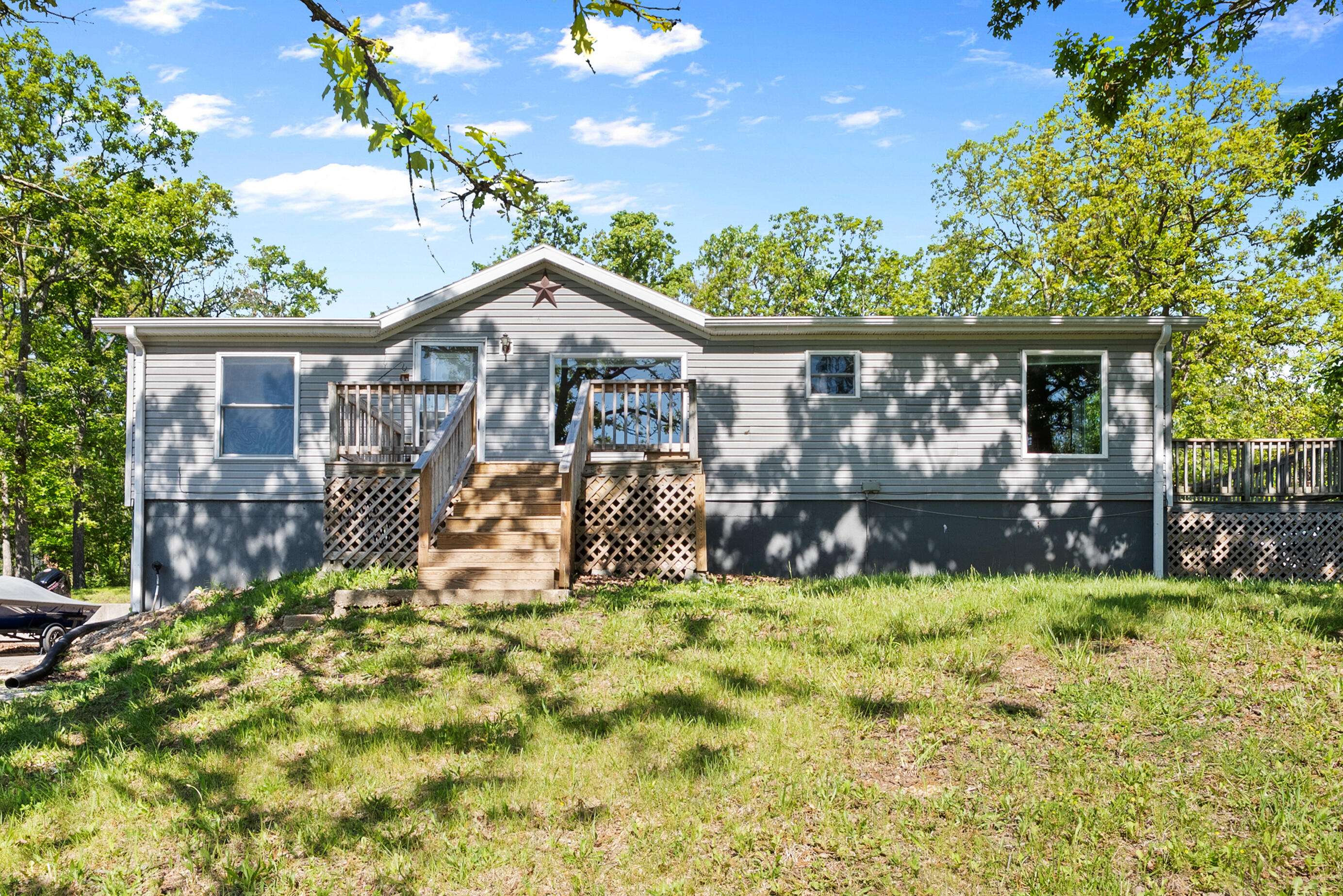 Pittsburg, MO 65724,24052 Graybridge East