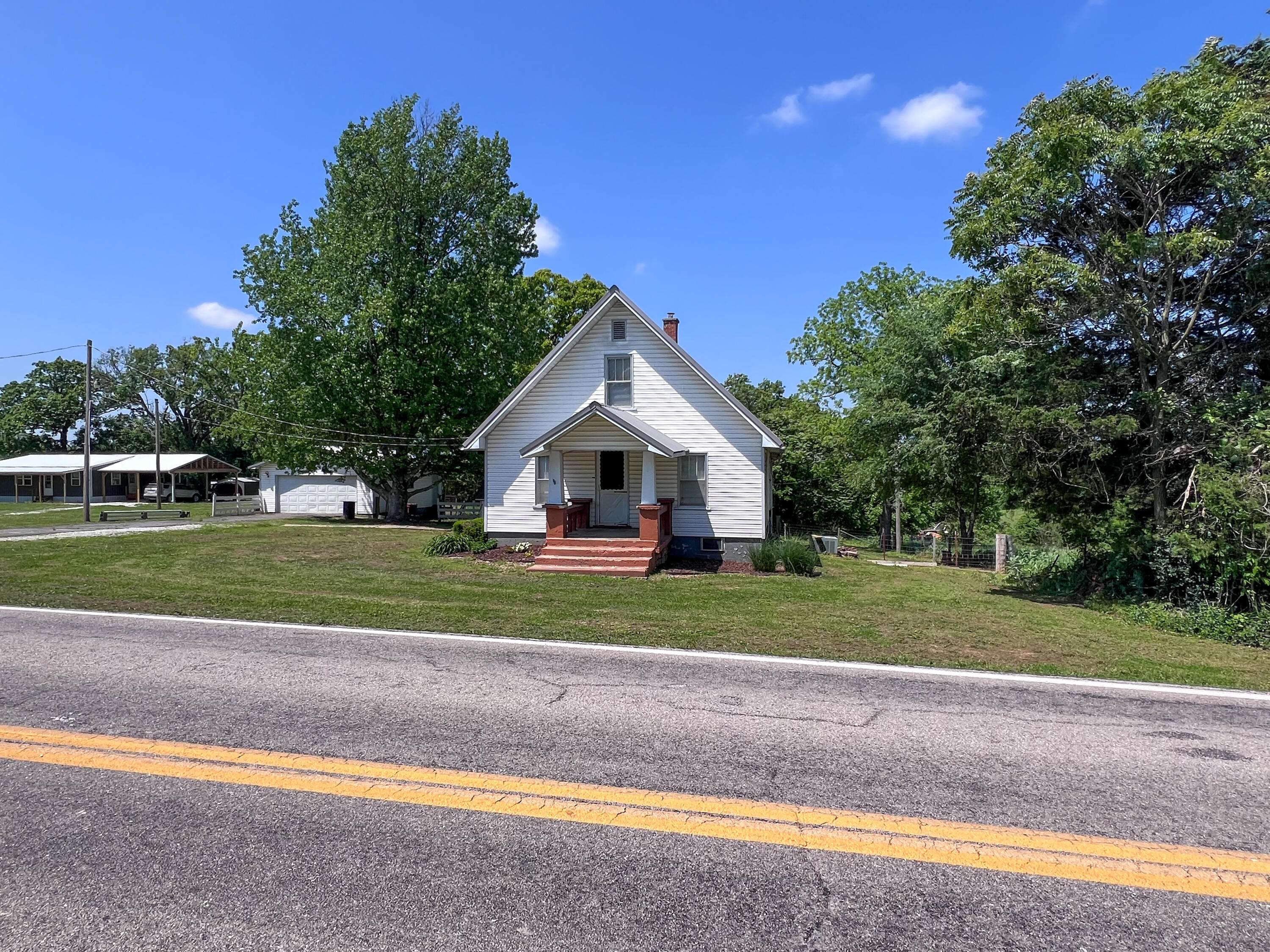 Humansville, MO 65674,3173 Highway 123