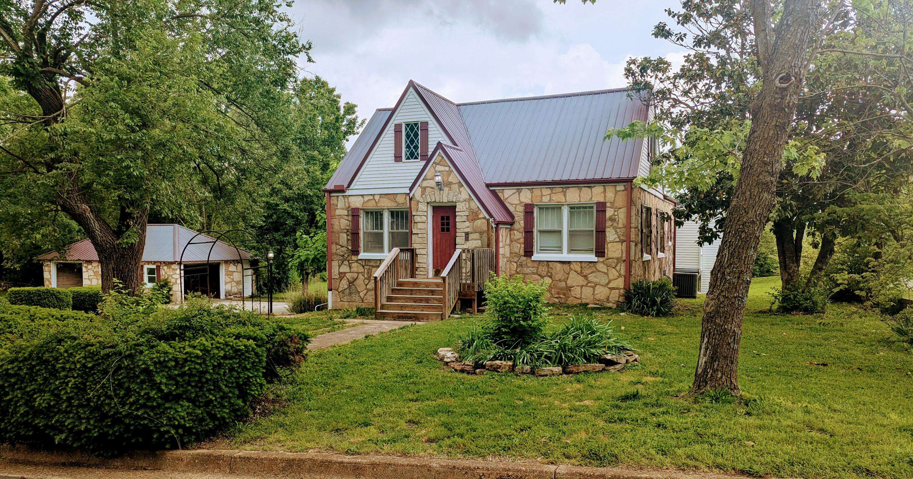 West Plains, MO 65775,1301 W Main Street
