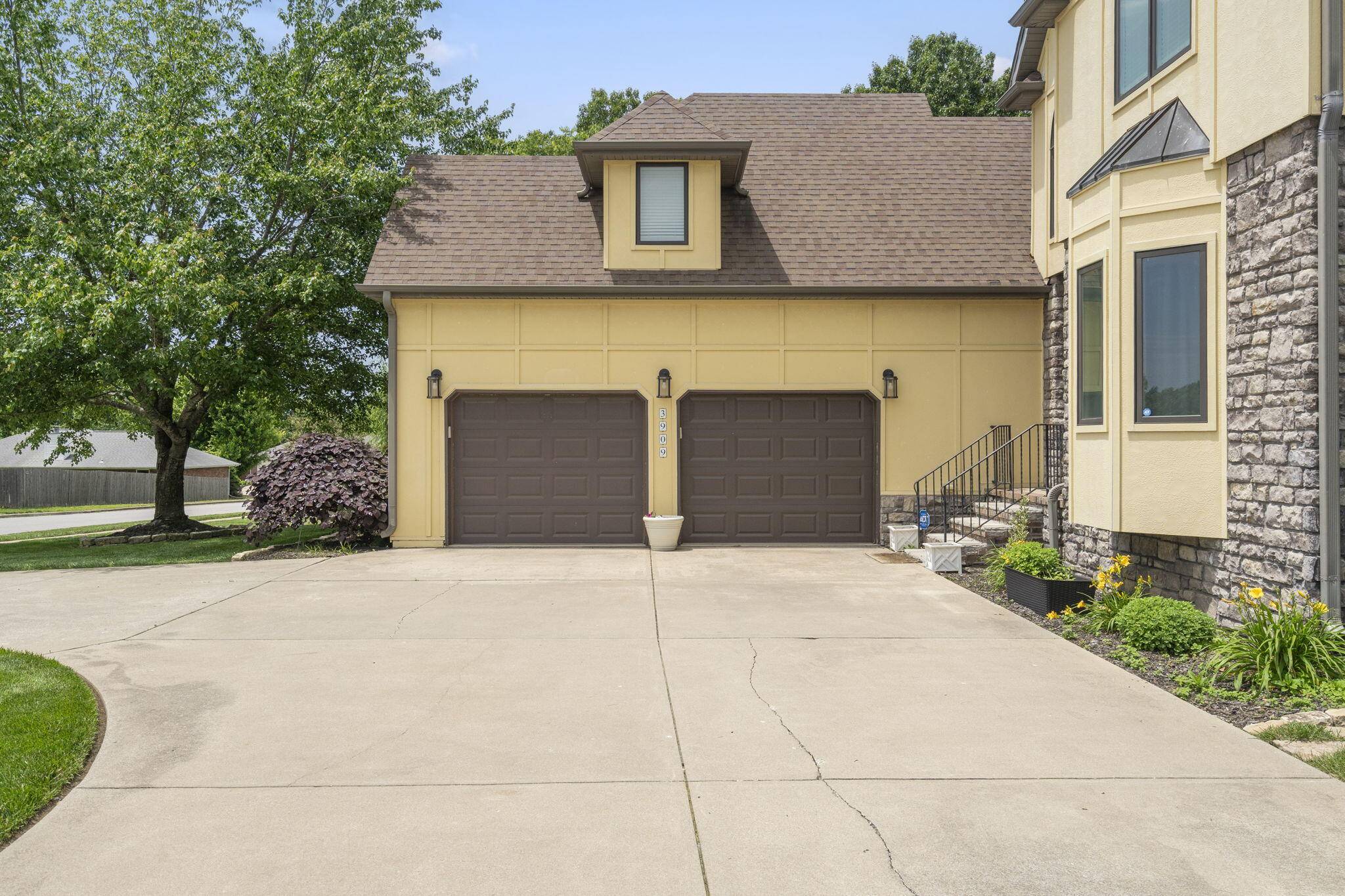 Battlefield, MO 65619,3909 W Eaglecrest Street