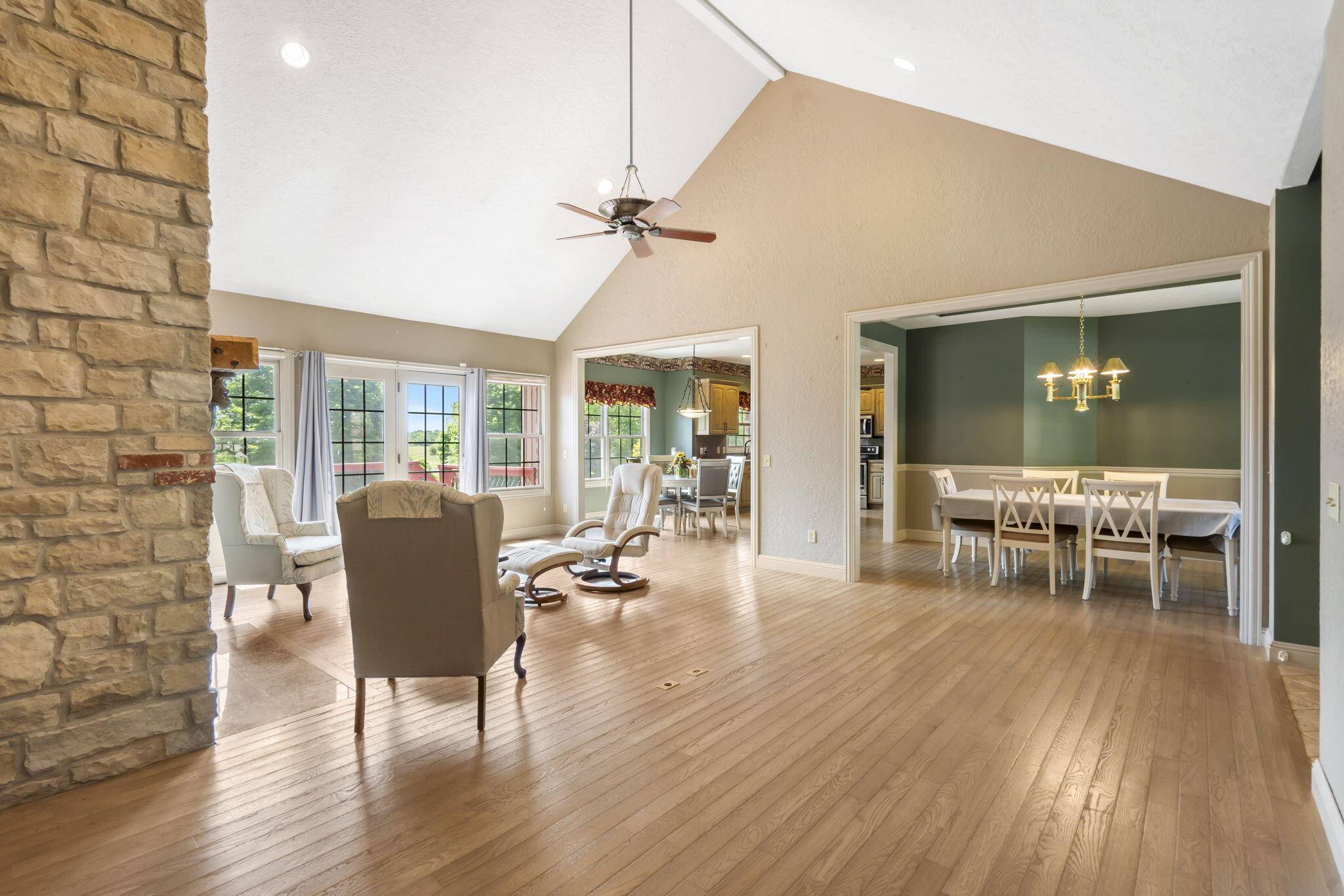 Springfield, MO 65802,5072 E Hedgerow Drive