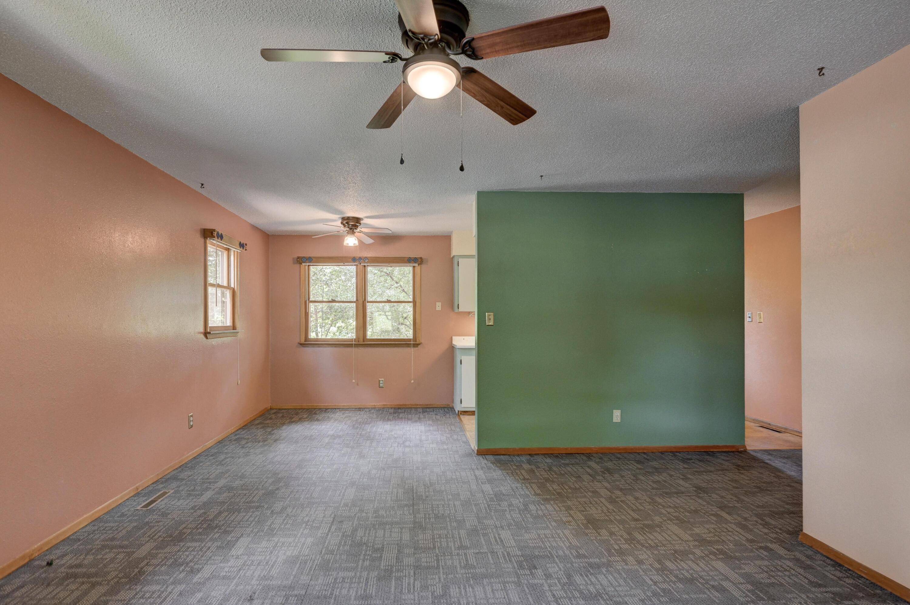 Neosho, MO 64850,1507 Hilldale Drive