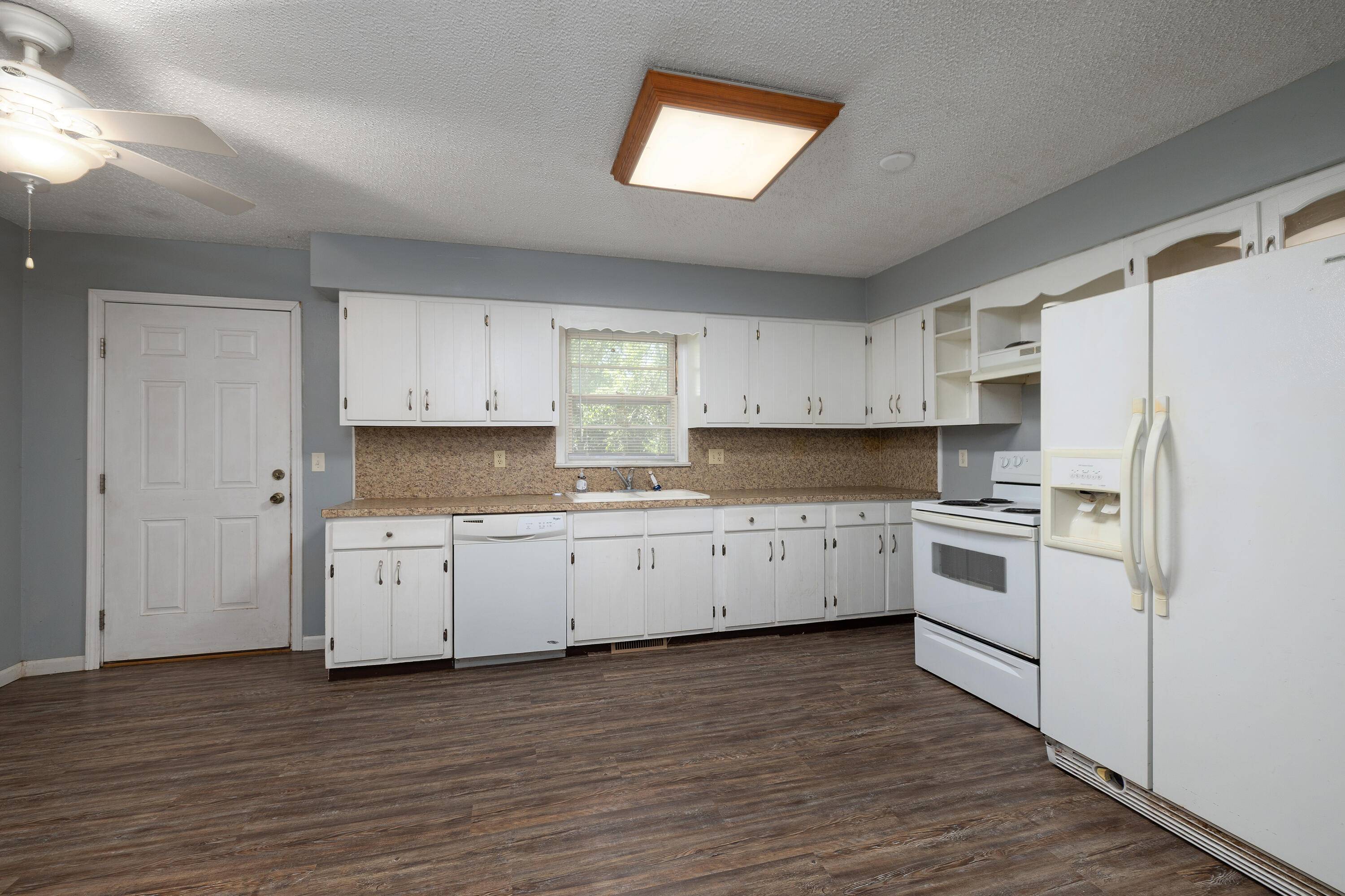 Springfield, MO 65802,1800 N Golden Avenue
