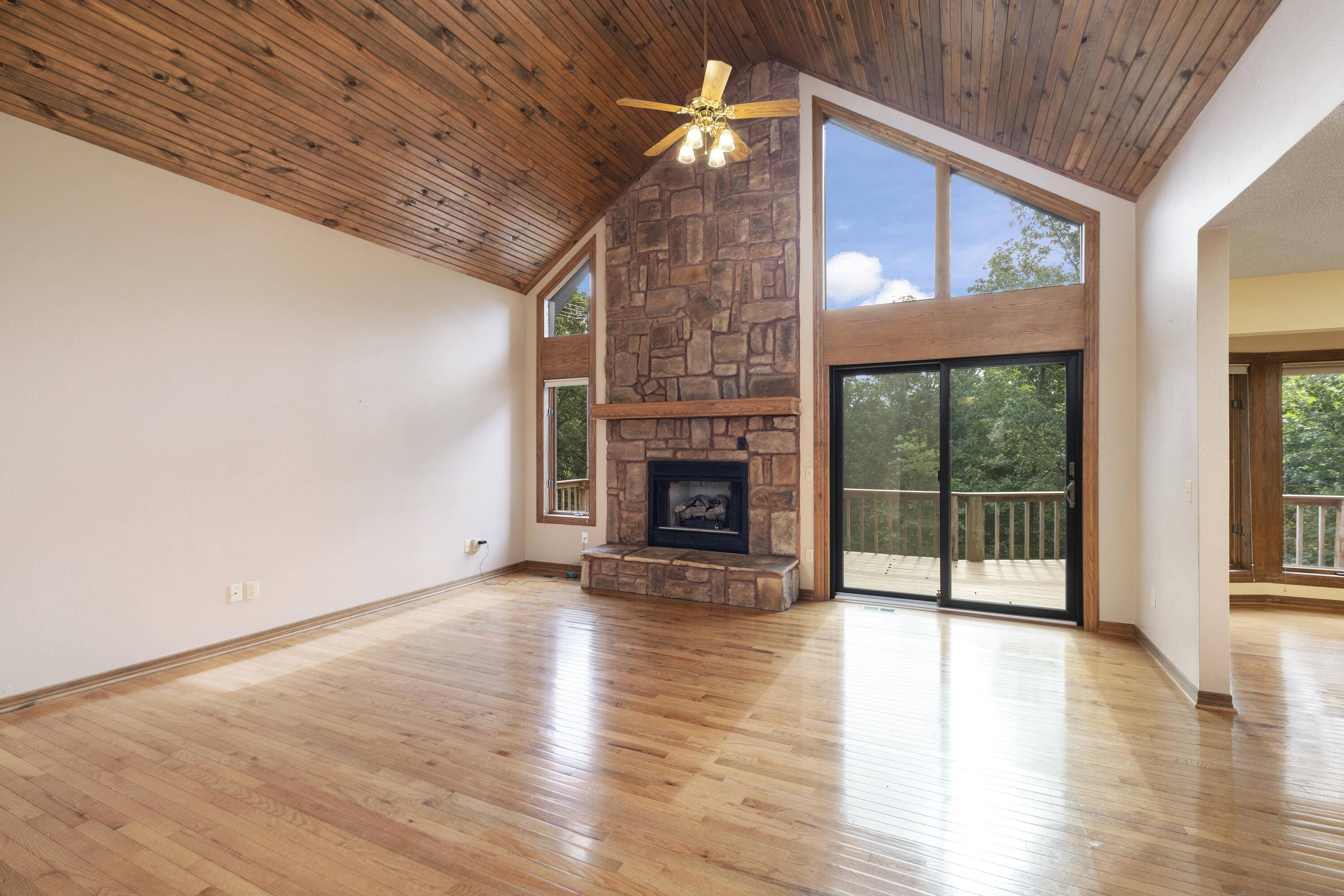 Lampe, MO 65681,161 Candlewood Lane
