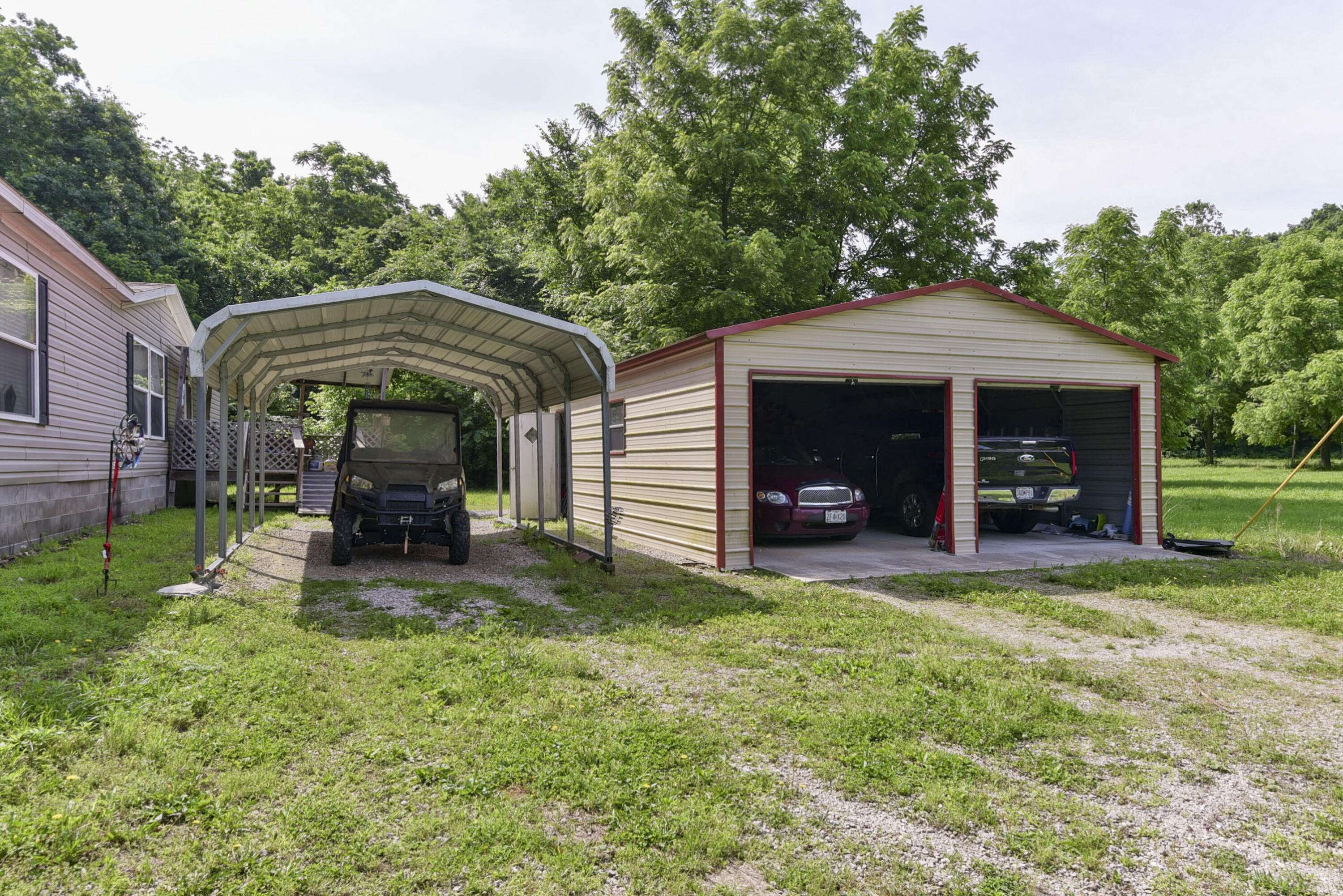 Exeter, MO 65647,19696 Farm Road 1043