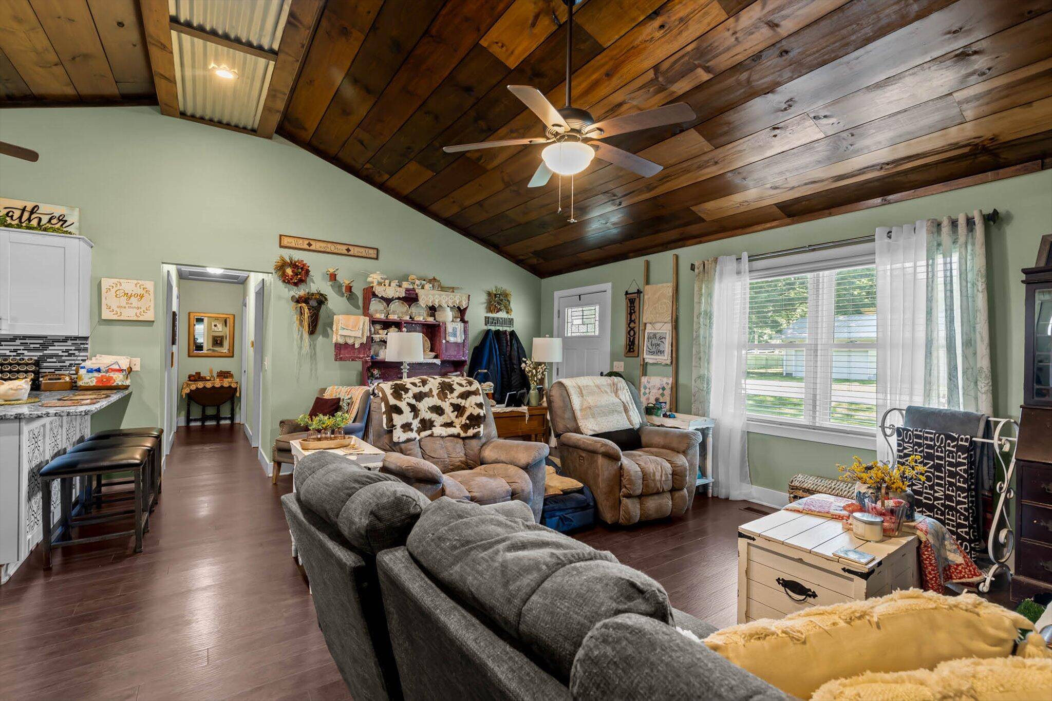 Marshfield, MO 65706,720 E Burford Street