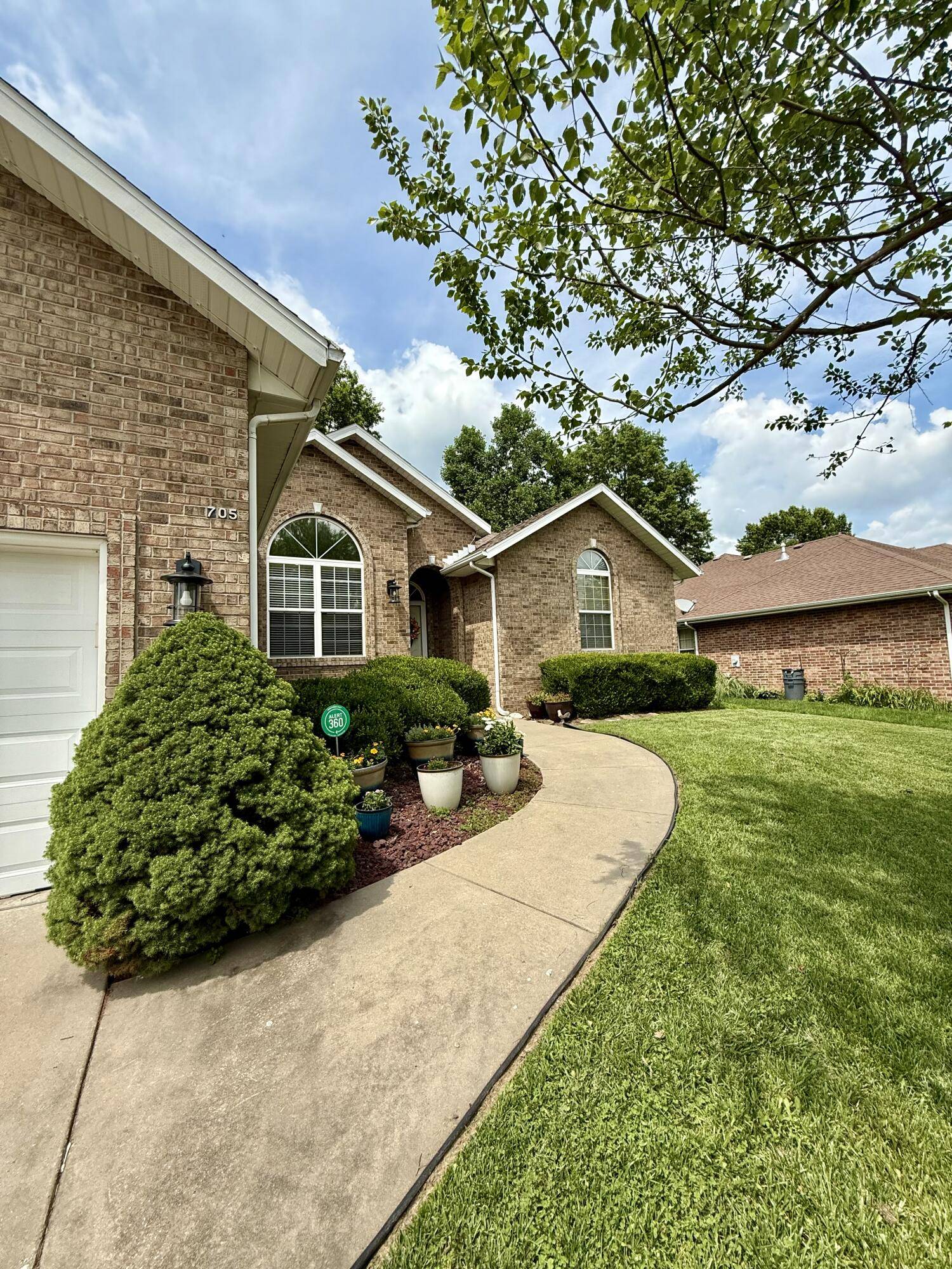 Nixa, MO 65714,705 E Meramec Lane