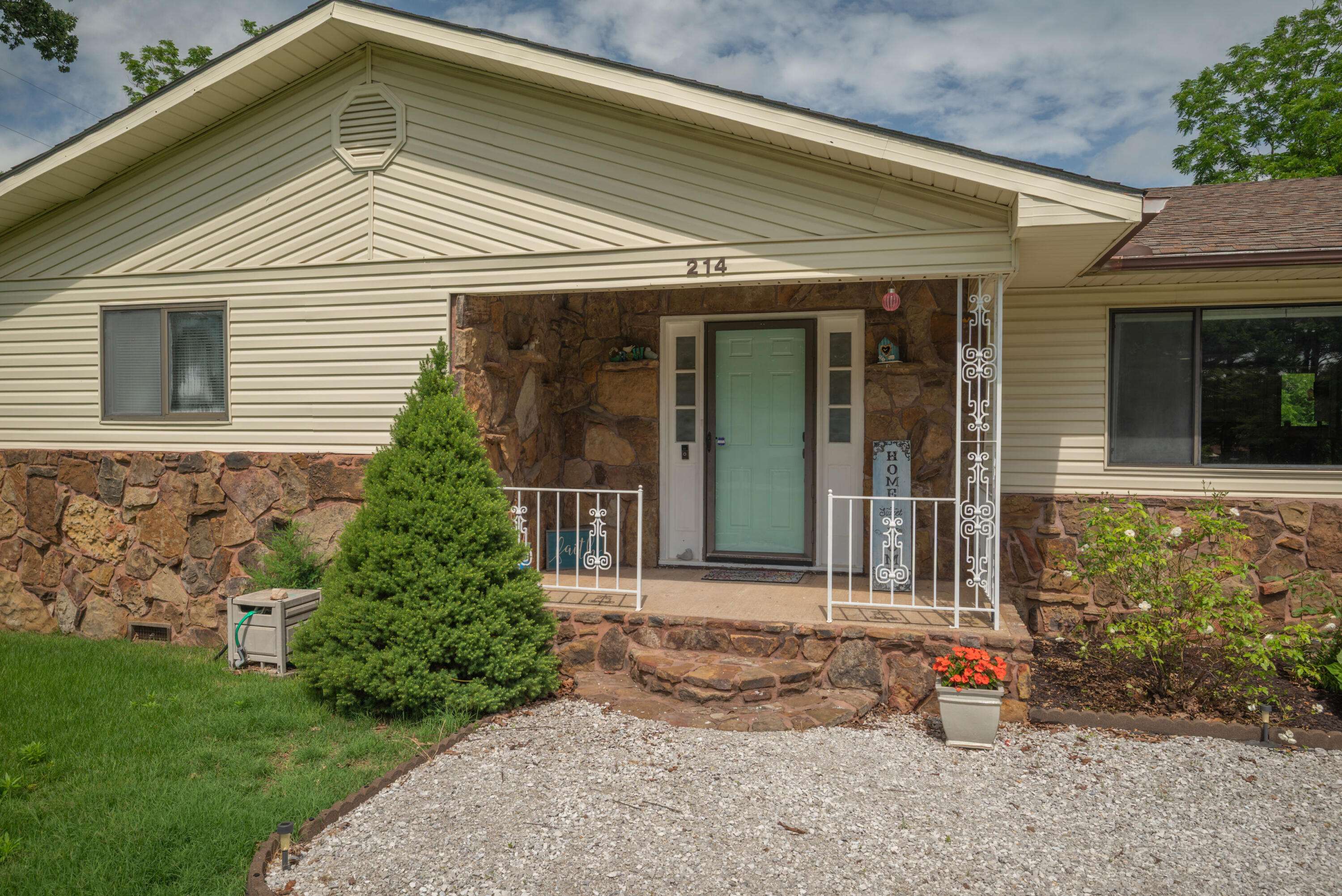 Goodman, MO 64843,214 S Ozark Trail