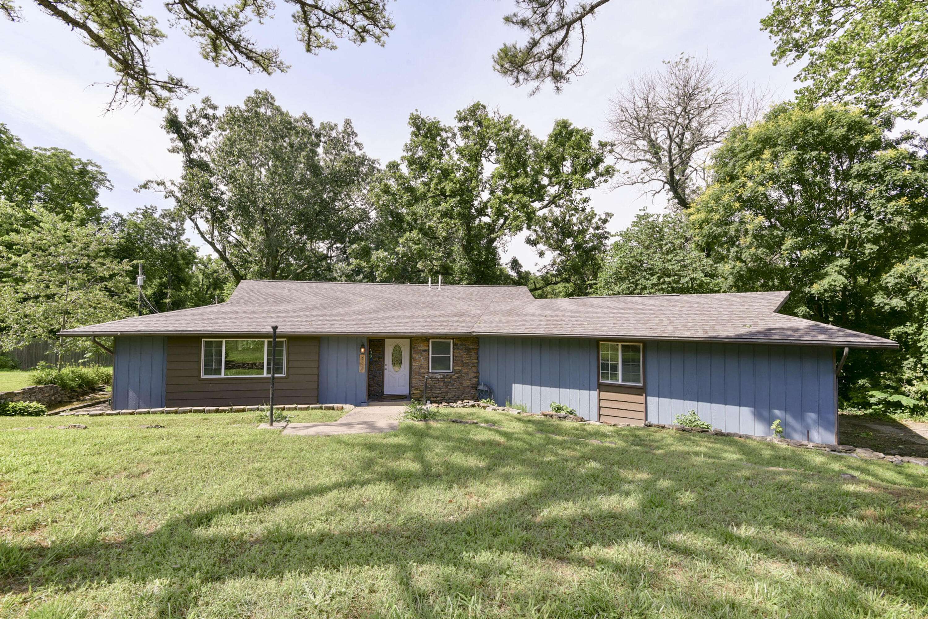 Cassville, MO 65625,802 Hickory Street