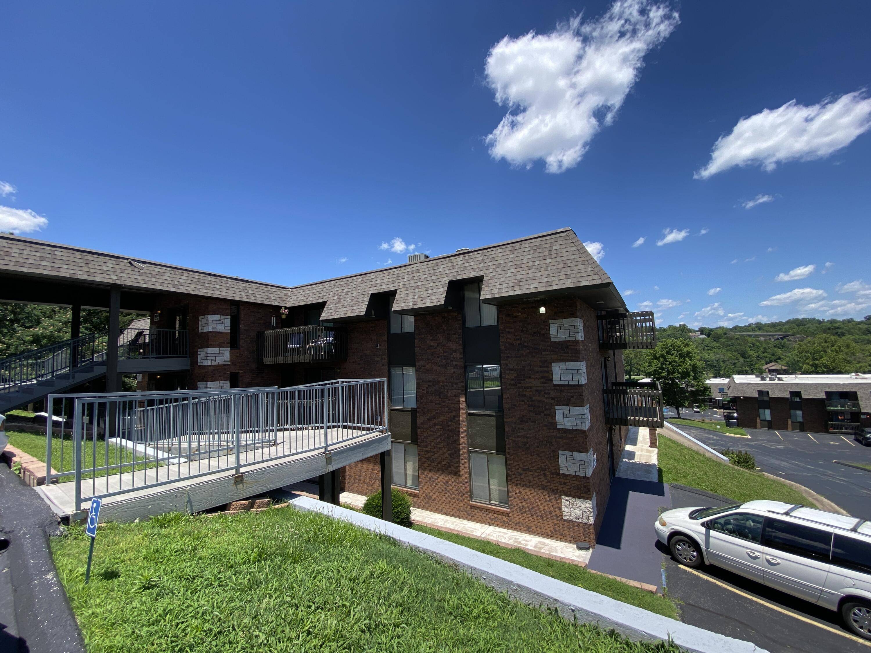Hollister, MO 65672,160 Wilshire Drive #67