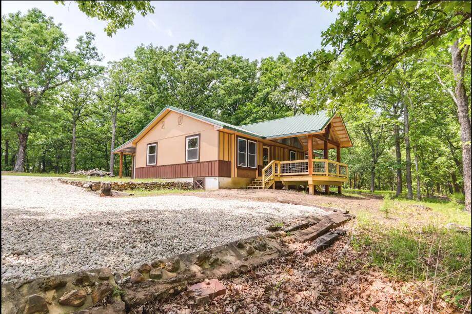 Pittsburg, MO 65724,23338 State Rte 64b