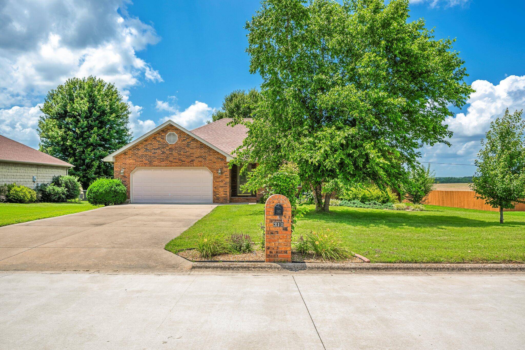 Marshfield, MO 65706,311 S Prairie Lane