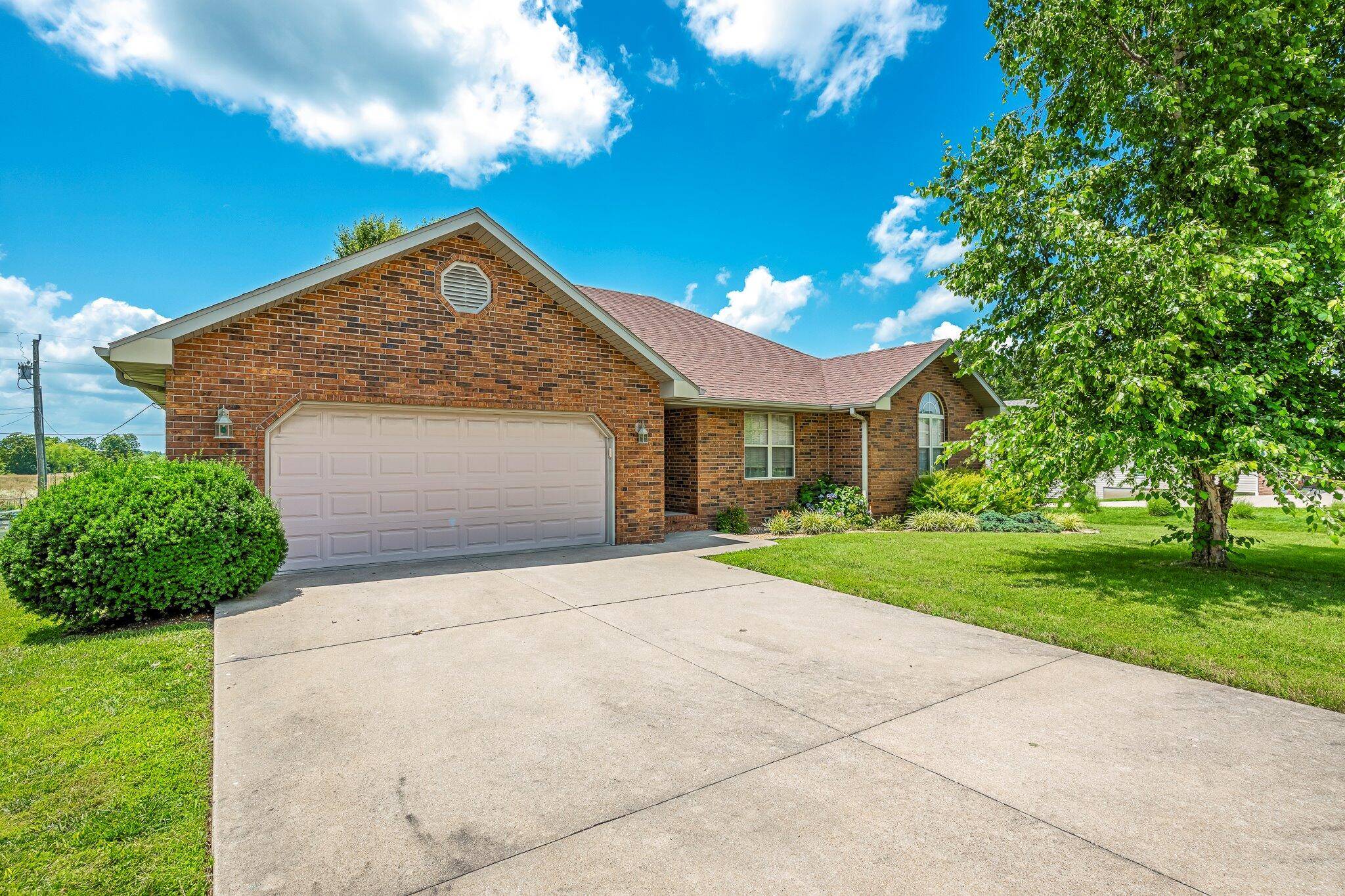 Marshfield, MO 65706,311 S Prairie Lane