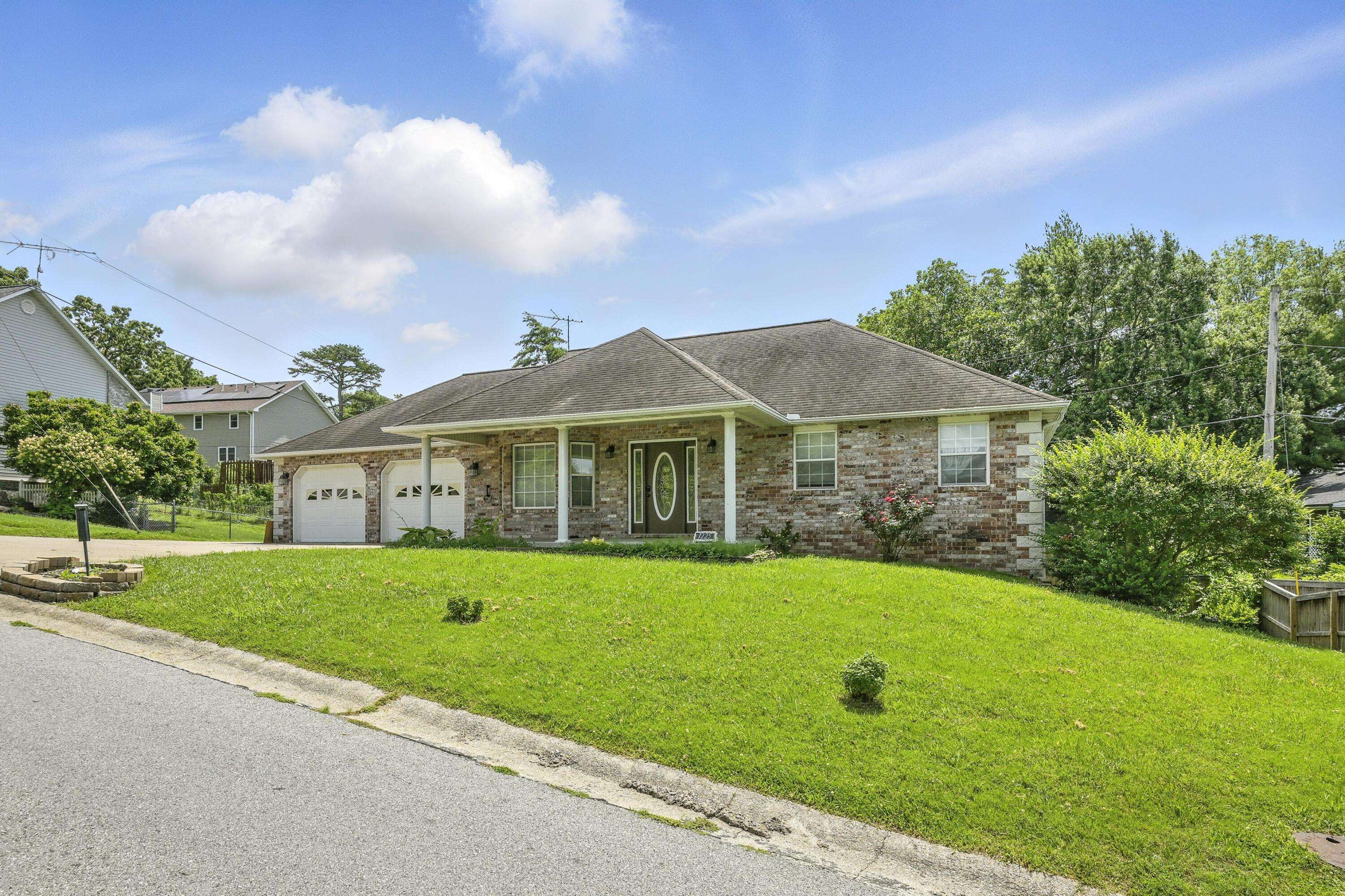 Neosho, MO 64850,1225 Skyline Drive