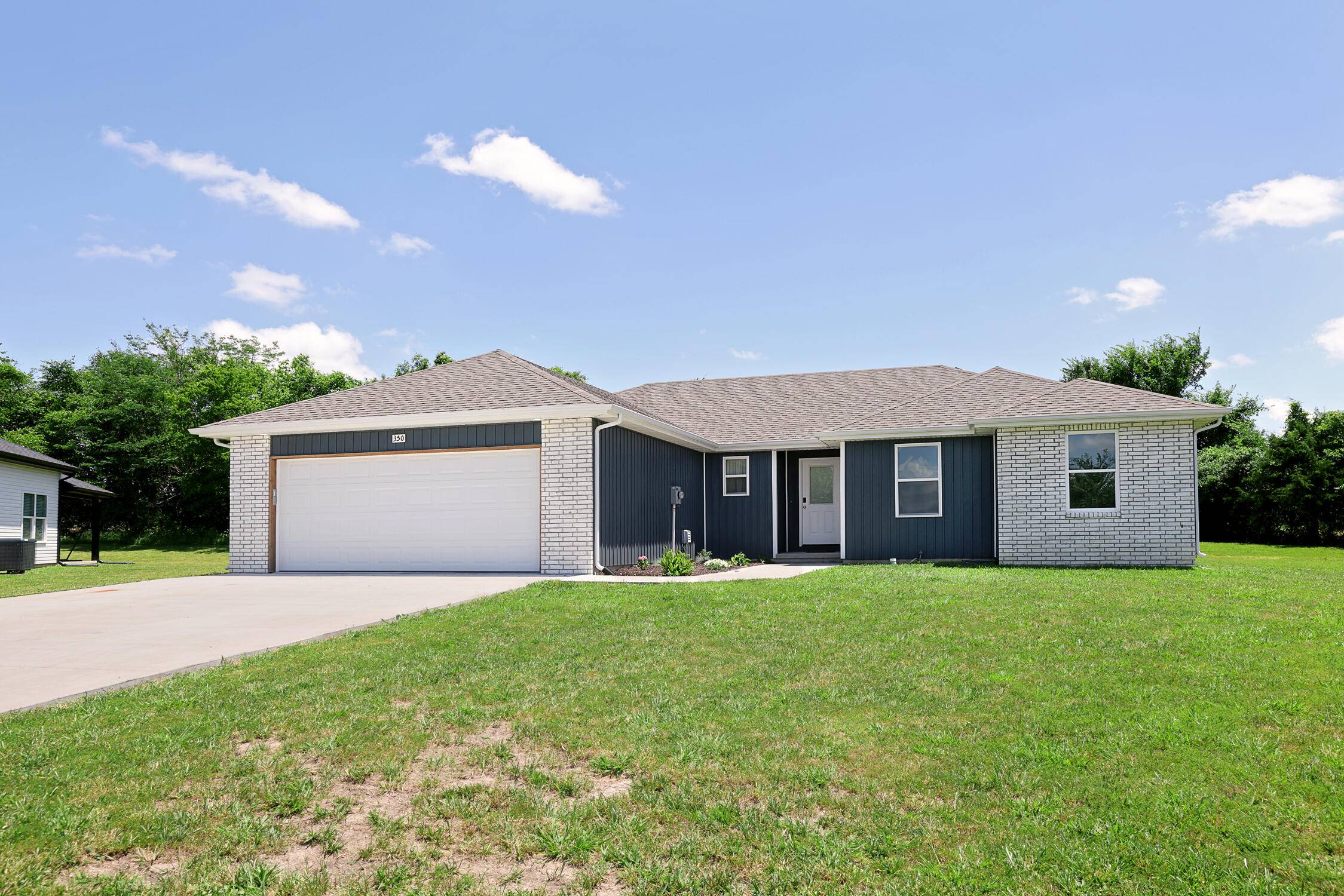 Marshfield, MO 65706,350 Towne Loop
